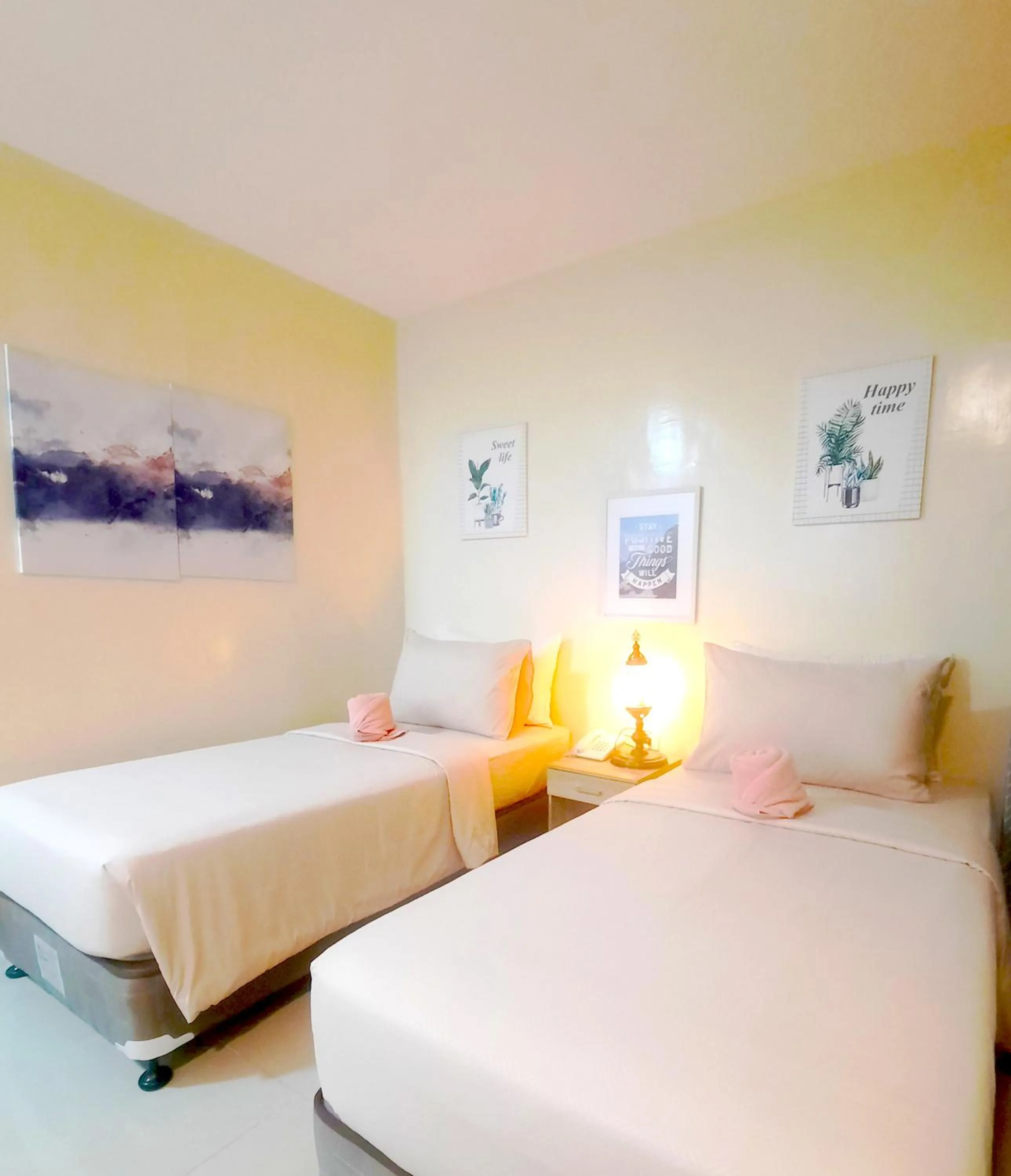 Bed in B&J Guesthouse and Tours