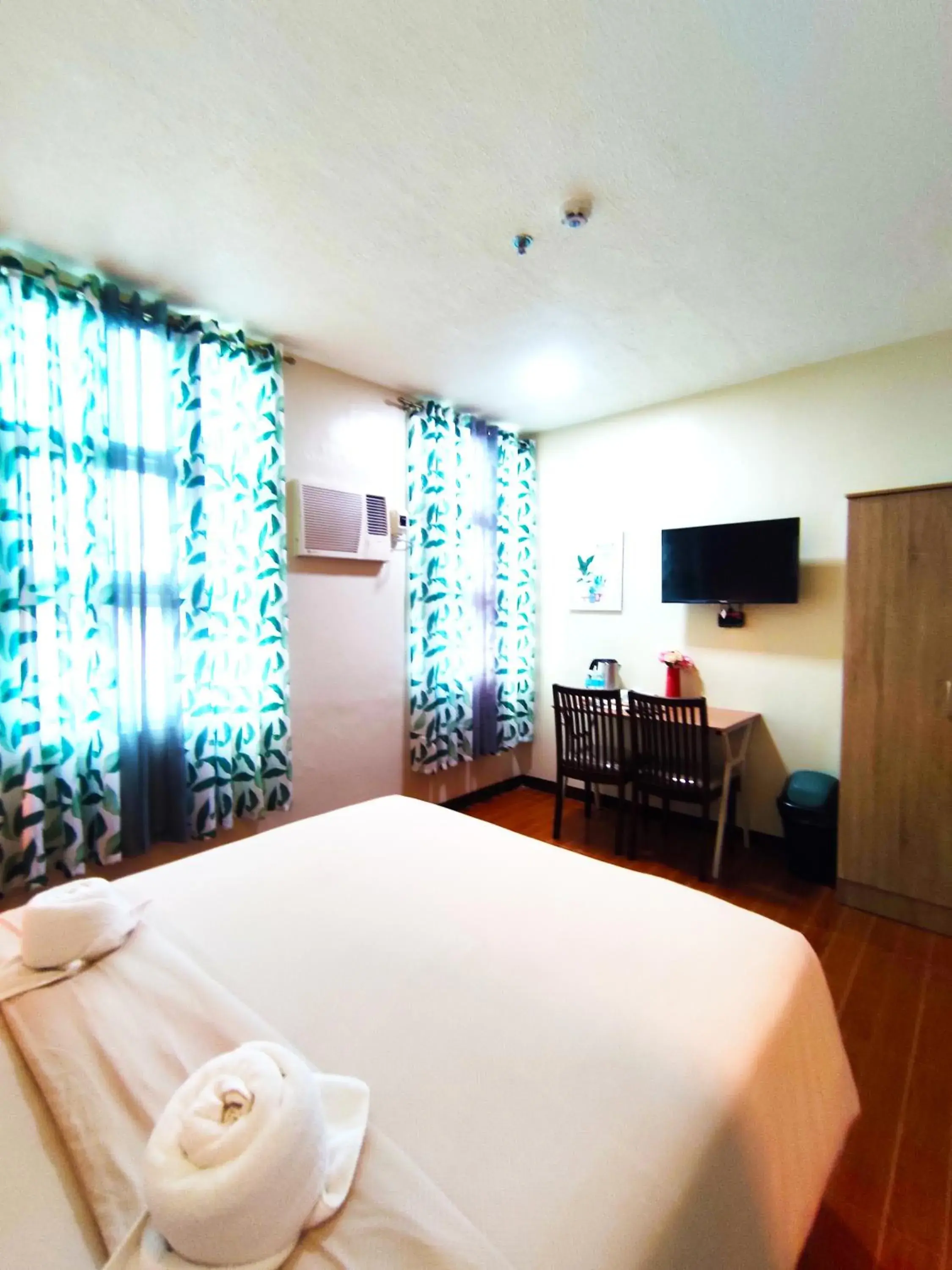 Superior Double Room in B&J Guesthouse and Tours Superior Double Room in B&J Guesthouse and Tours