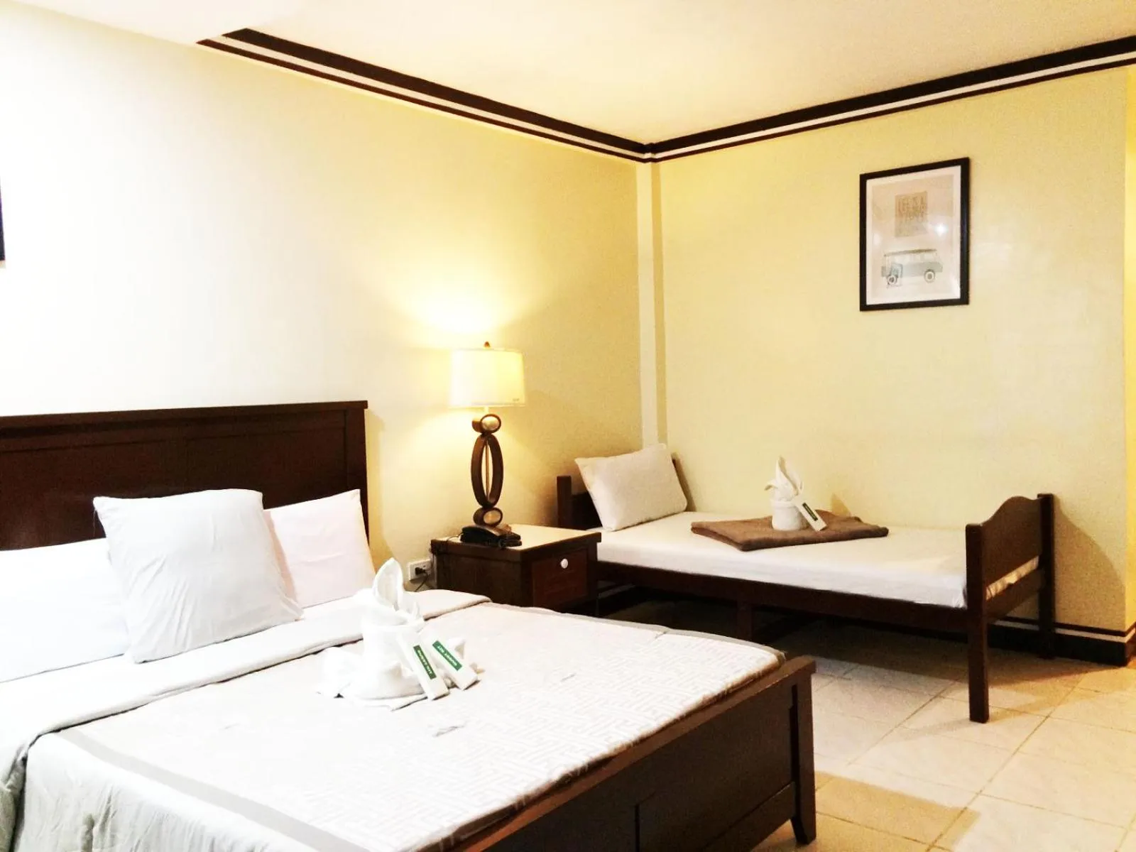 Bed in B&J Guesthouse and Tours