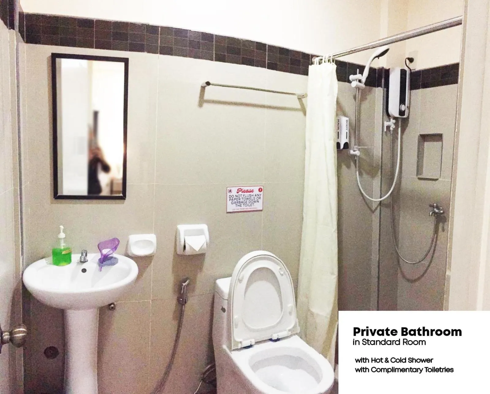 Shower in B&J Guesthouse and Tours