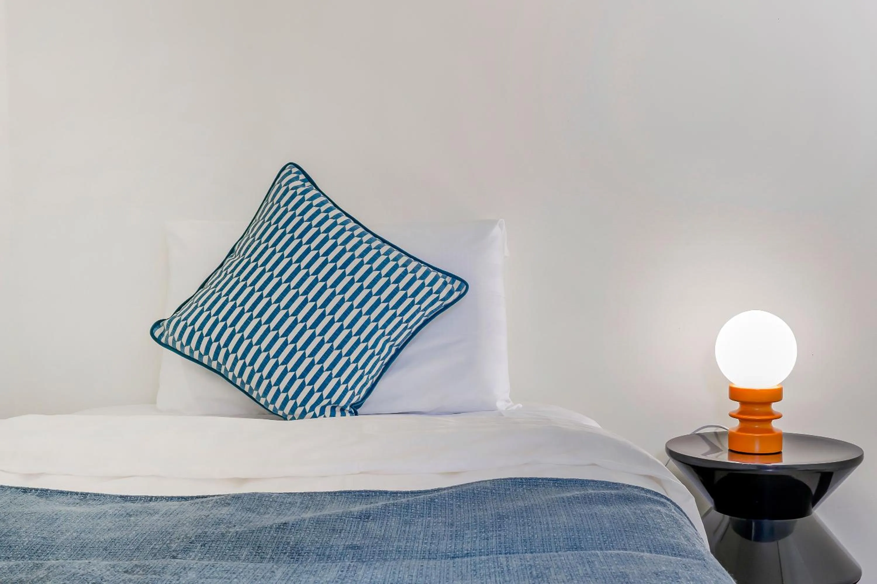 Bed in Oriental Blue Smart Stay