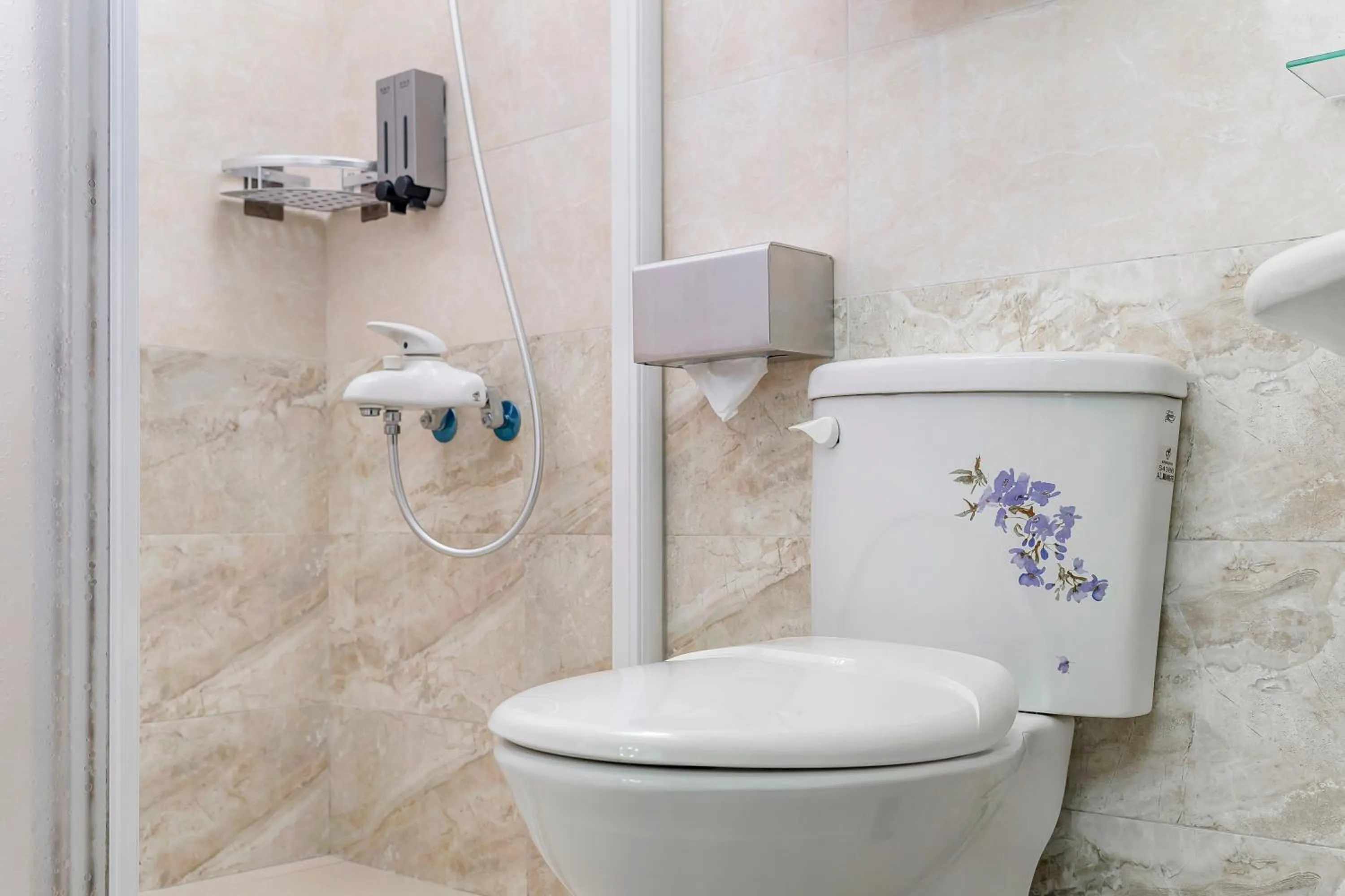 Shower in Oriental Blue Smart Stay