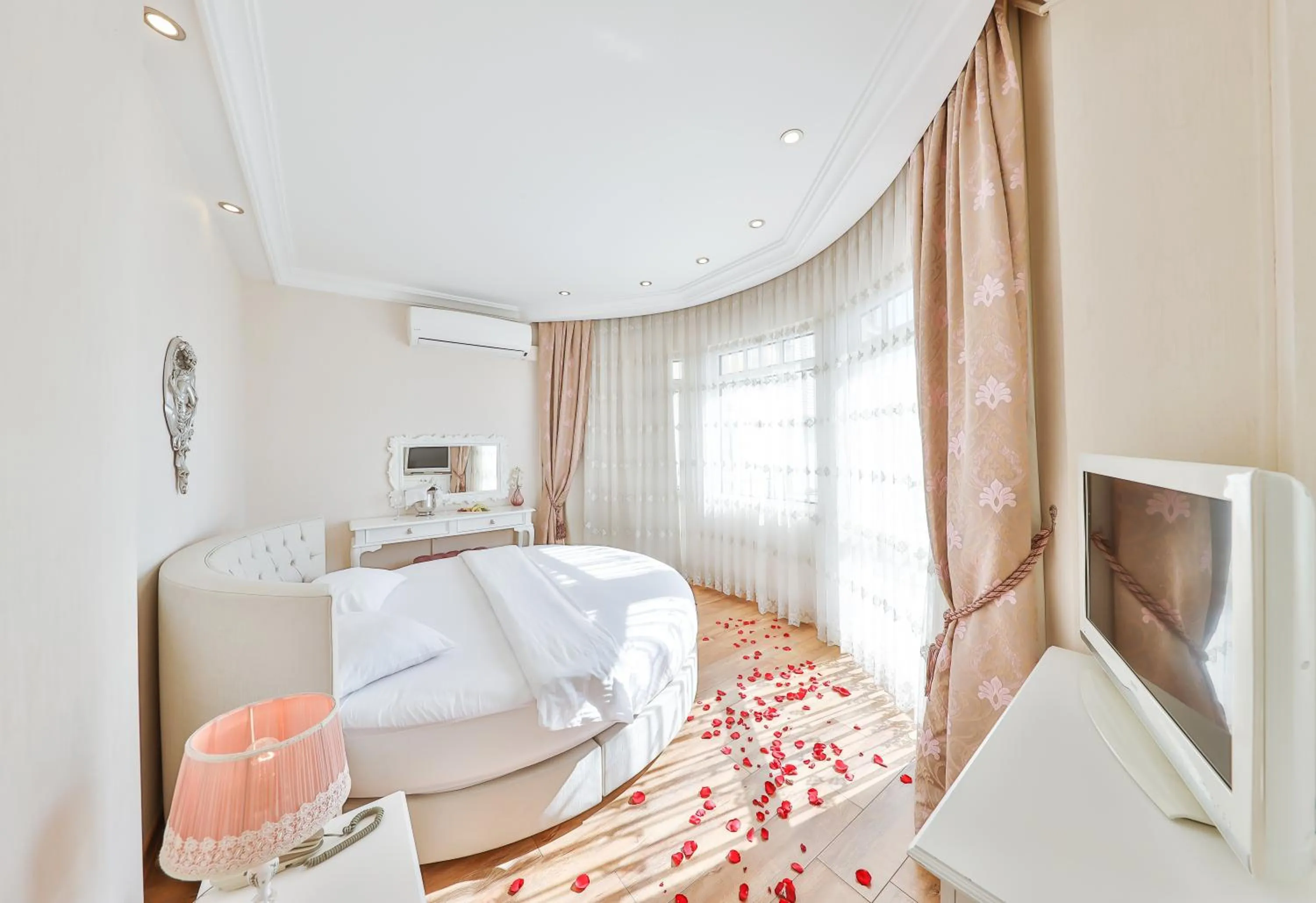 Bed in Buyukada Princess Hotel