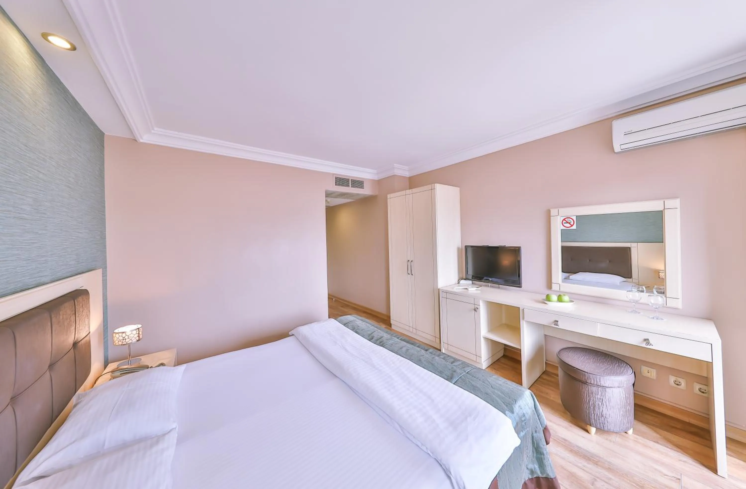 Bed in Buyukada Princess Hotel