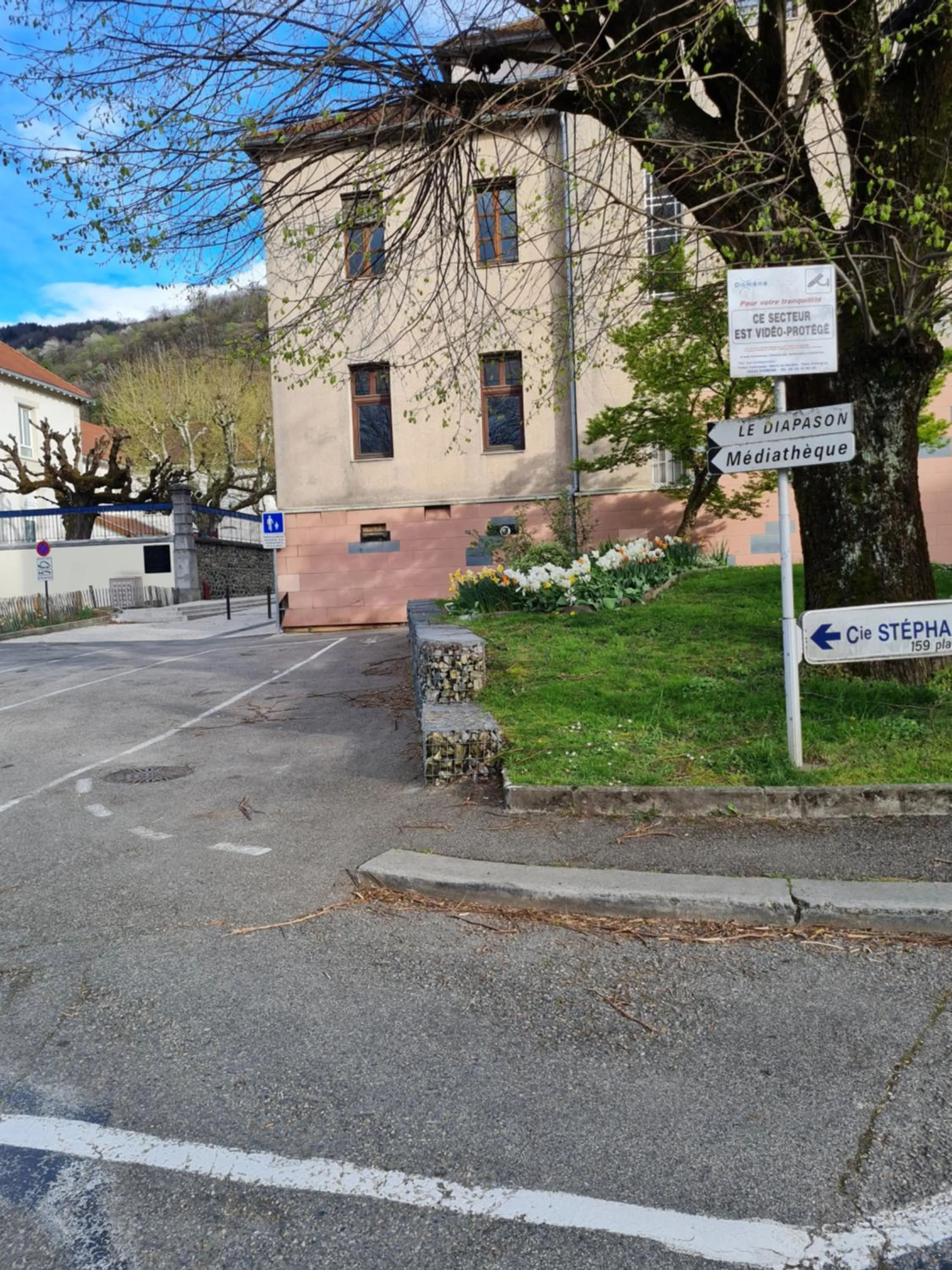 Neighbourhood in Hôtel du Midi