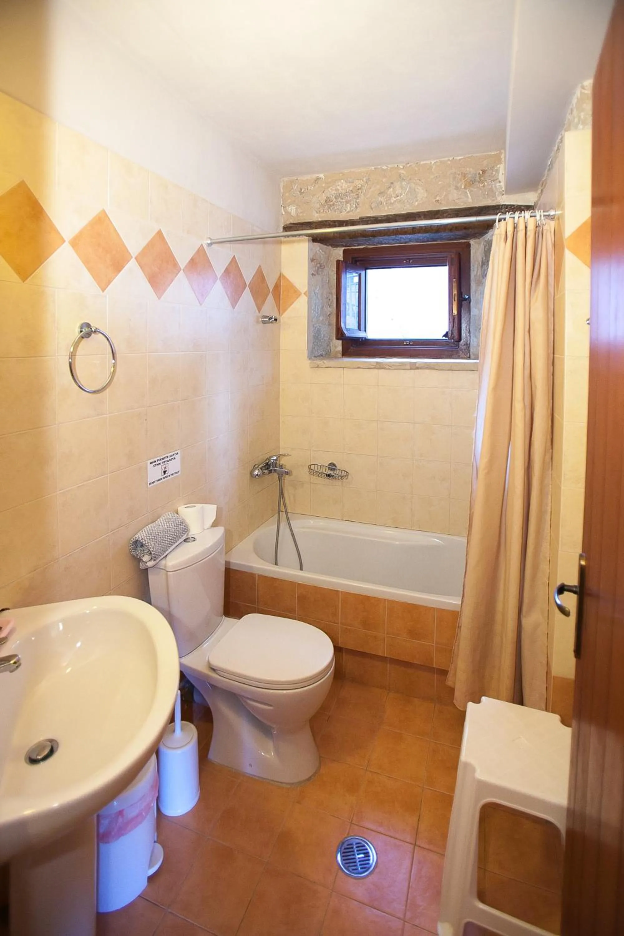 Bathroom in Anigraia