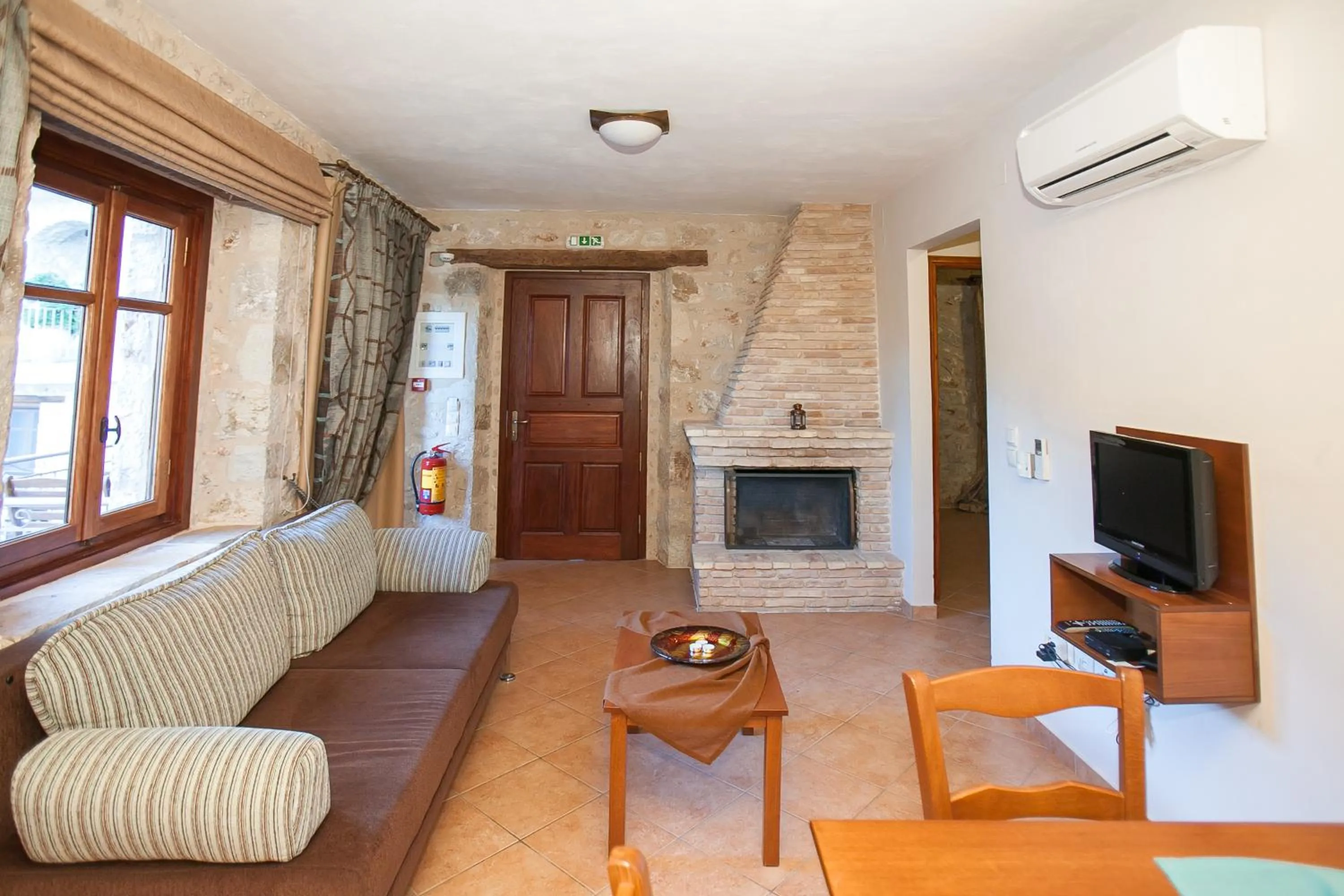 TV and multimedia in Anigraia