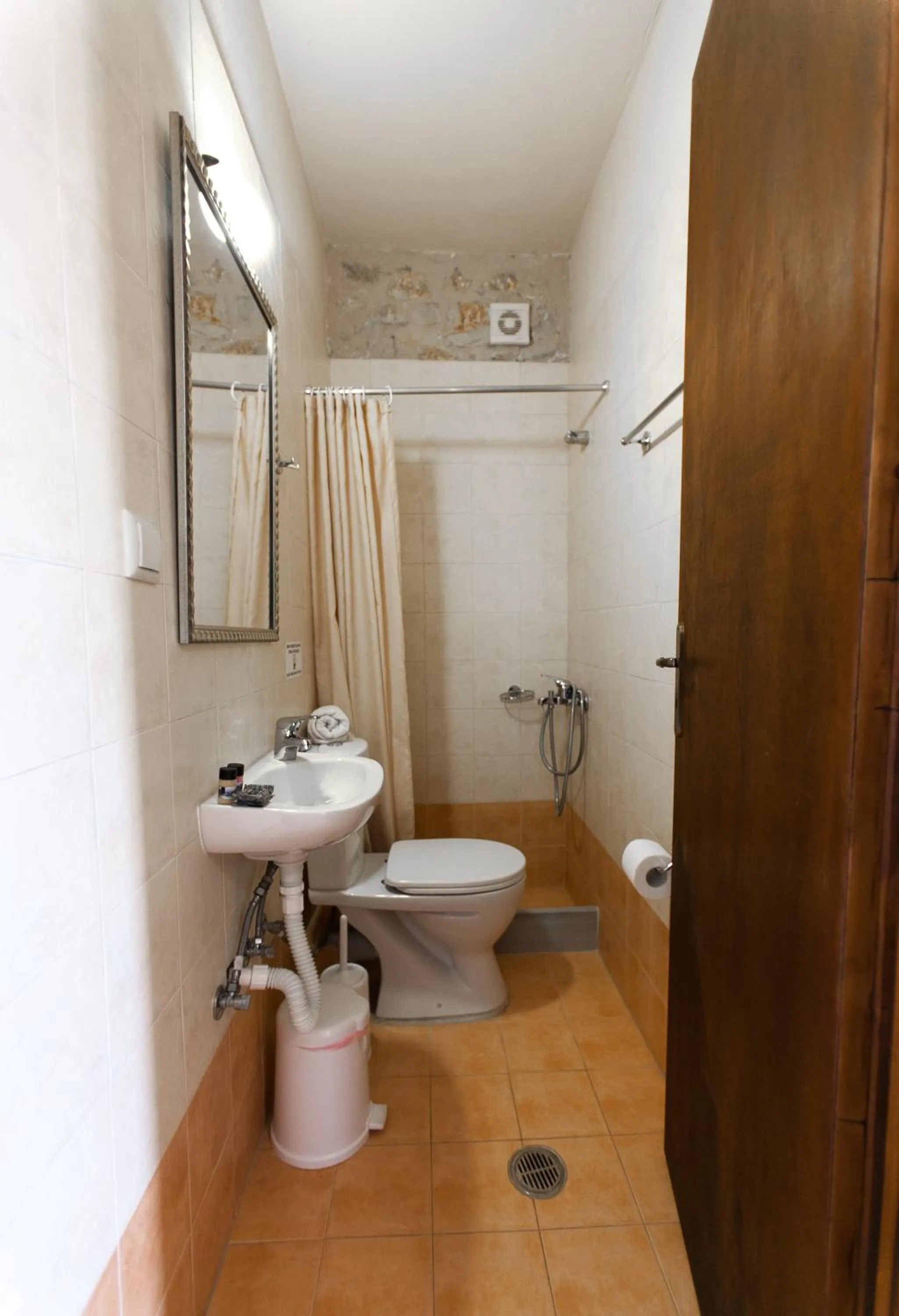 Bathroom in Anigraia