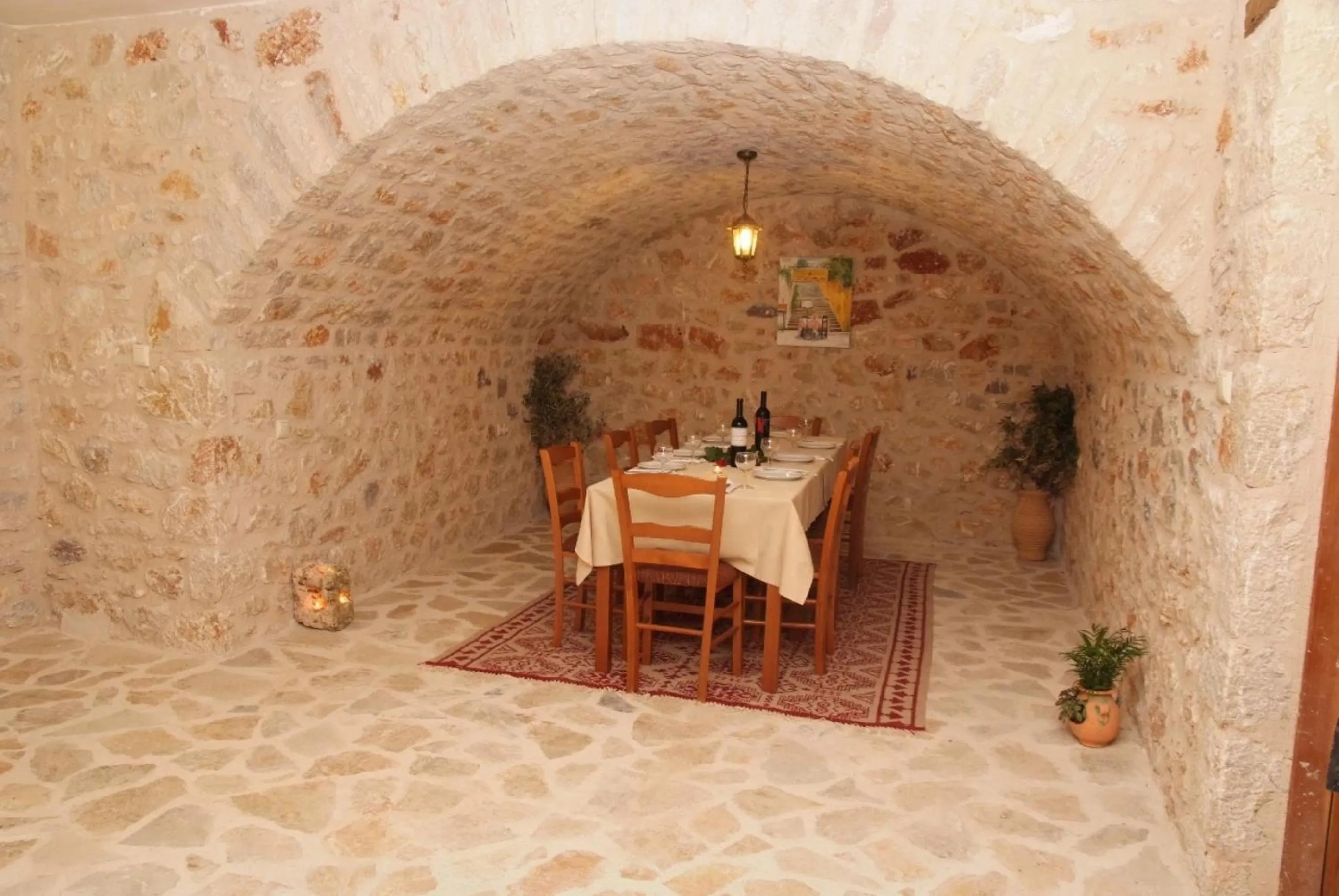 Restaurant/places to eat in Anigraia