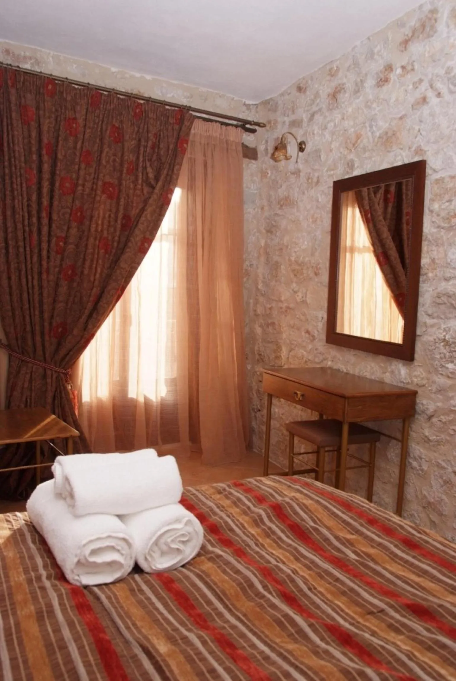 Bedroom, Bed in Anigraia