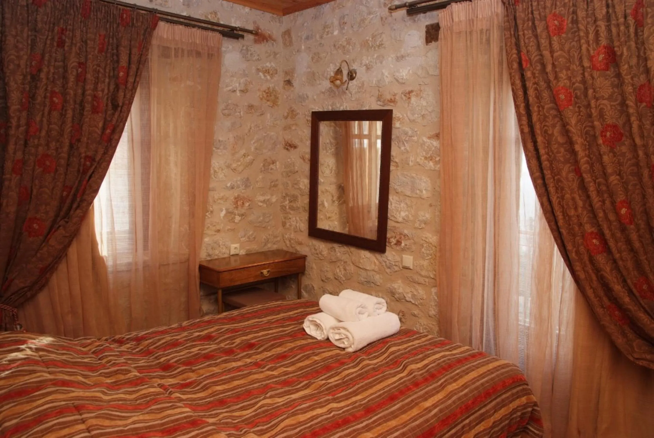 Bedroom, Bed in Anigraia