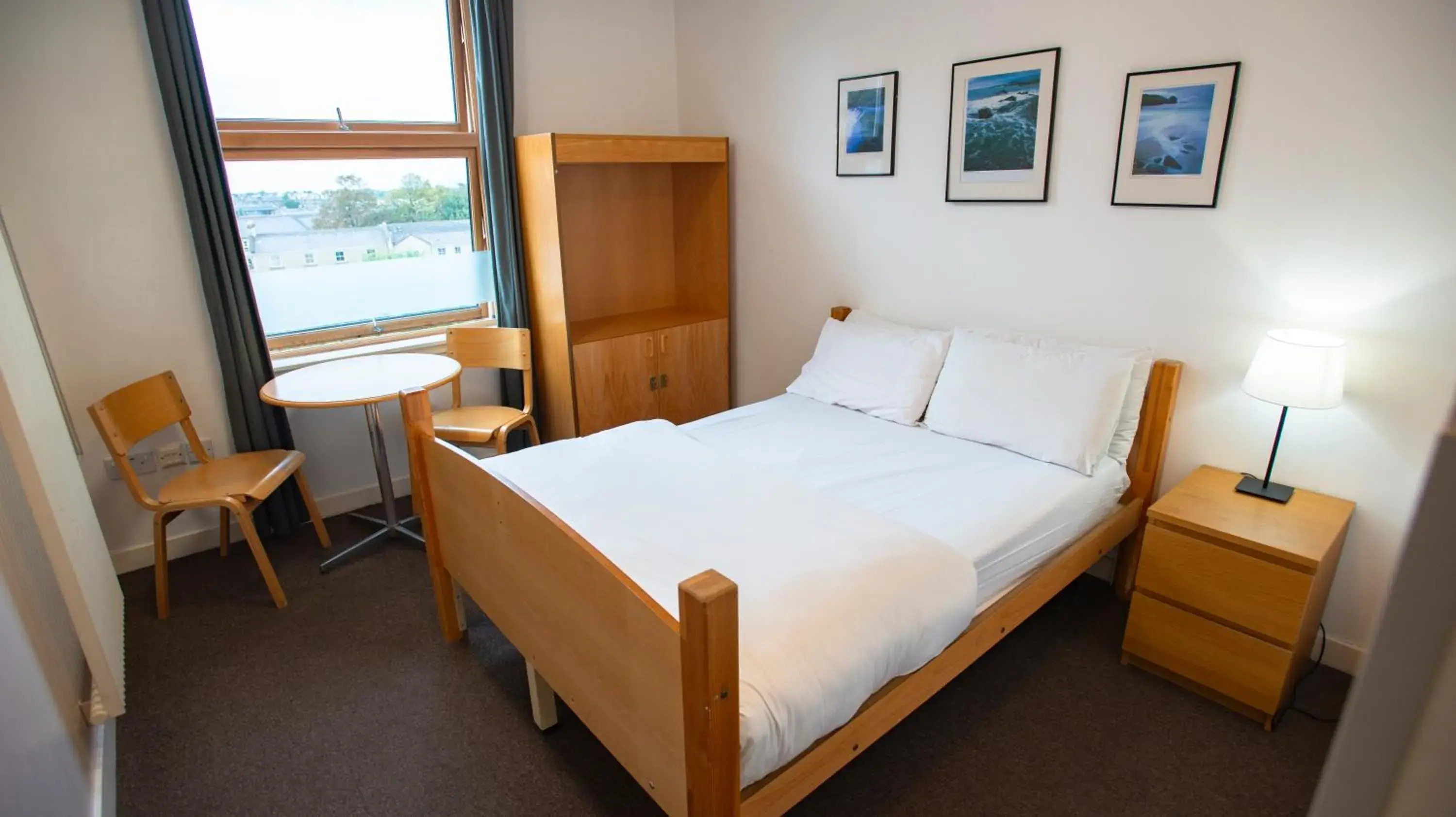 Triple Room with Private Bathroom in Edinburgh Central Accommodation Triple Room with Private Bathroom in Edinburgh Central Accommodation