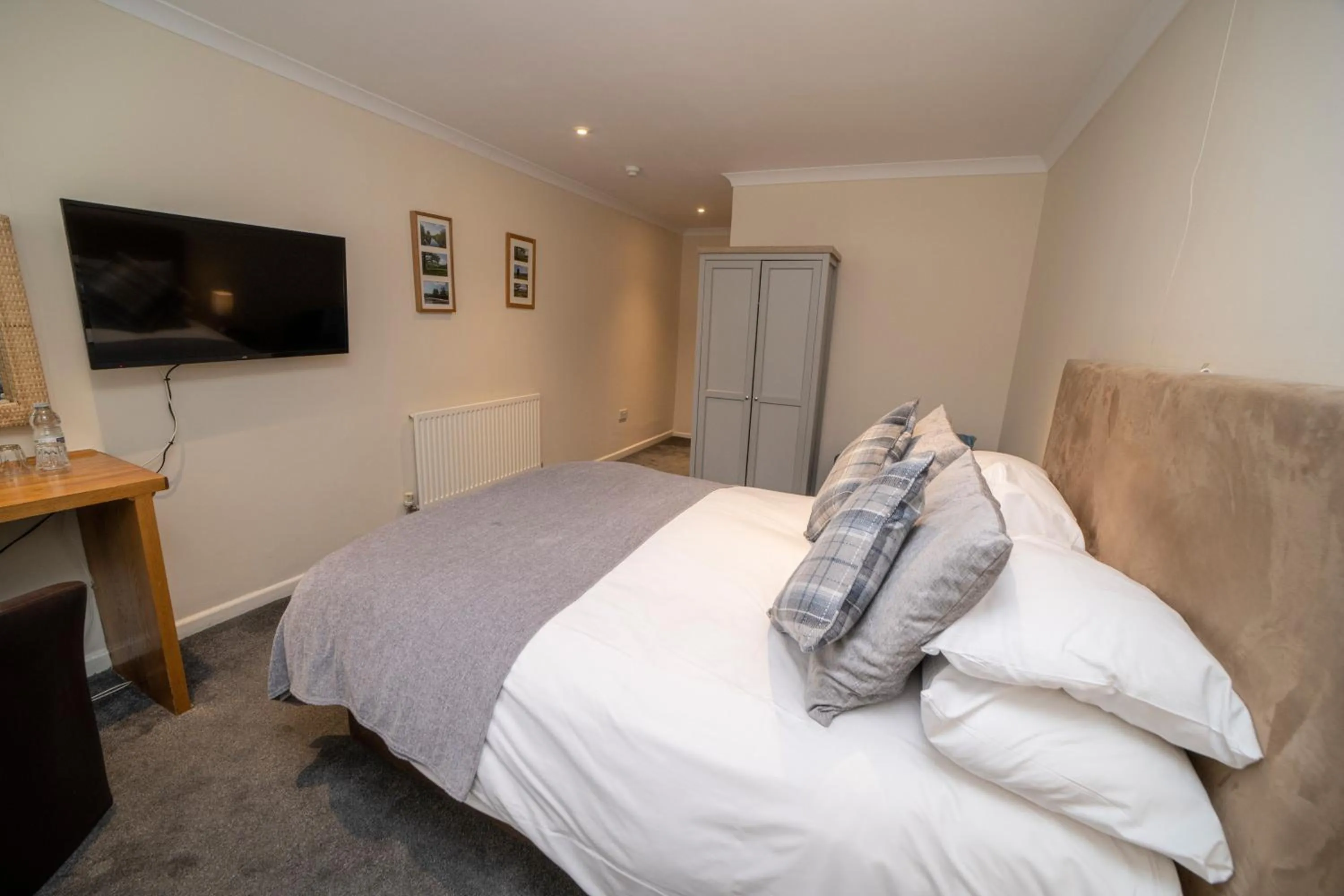 Bed in The Manor Hotel