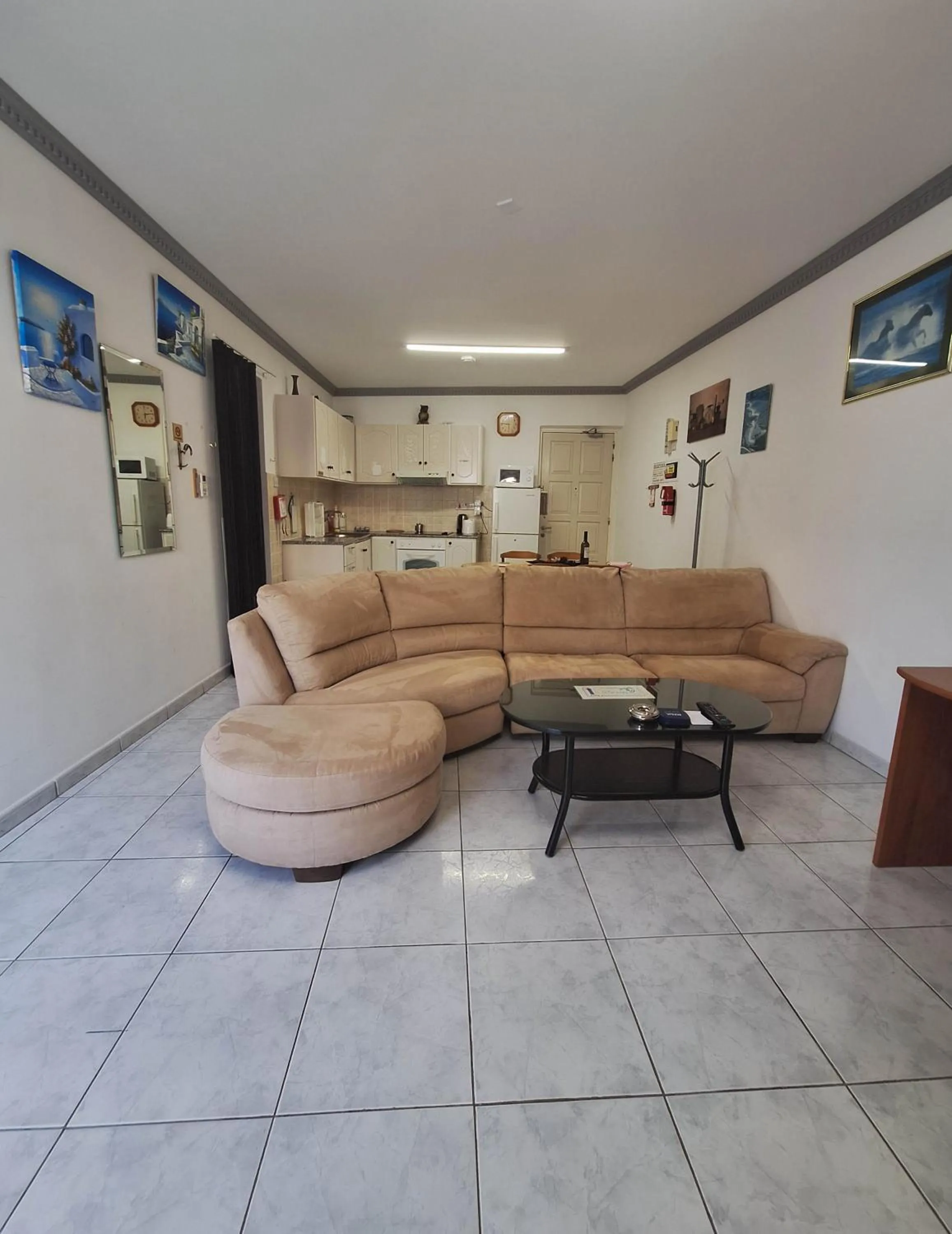 Kitchen or kitchenette in Apollonia Hotel Apartments