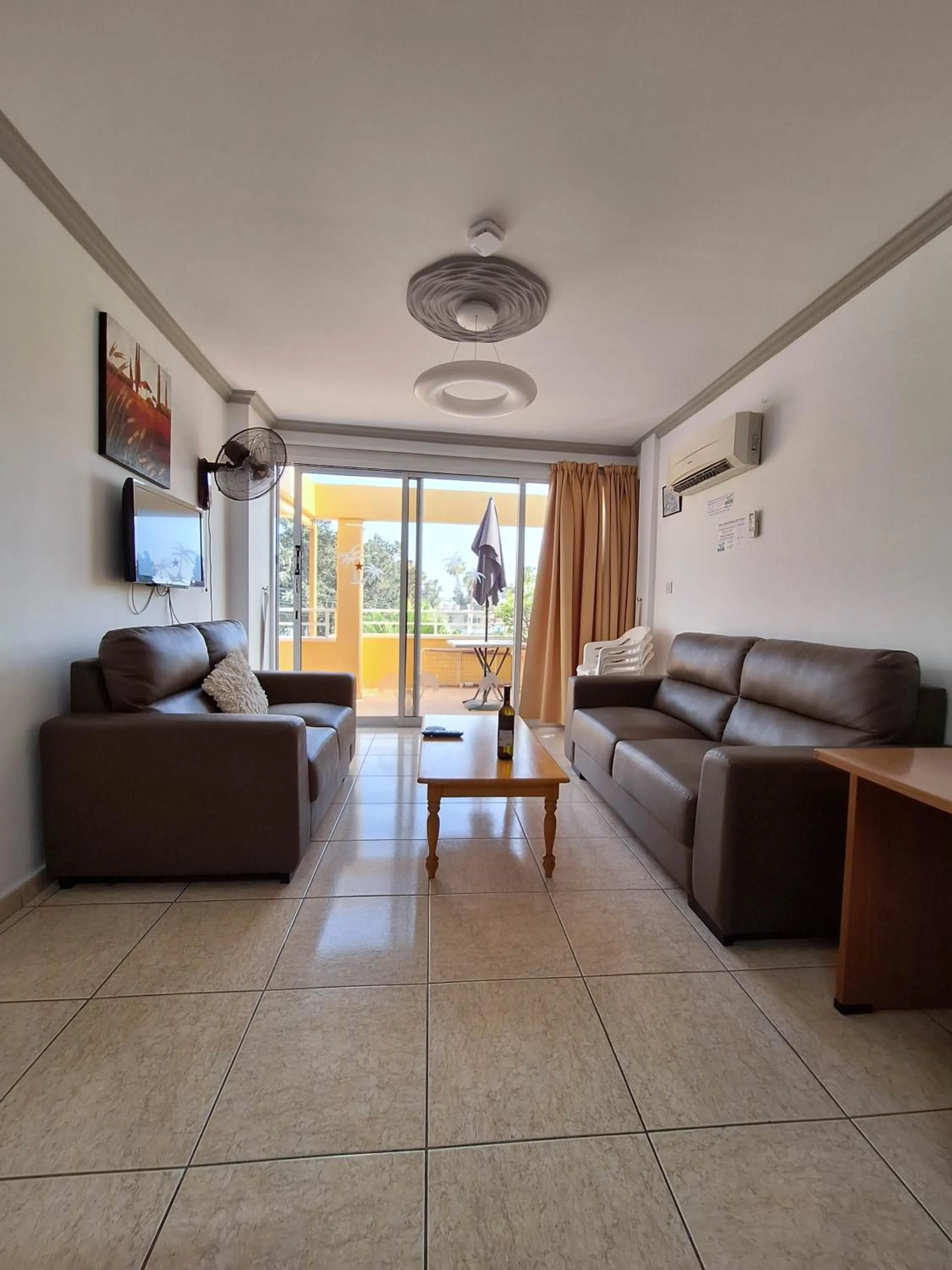 TV and multimedia in Apollonia Hotel Apartments