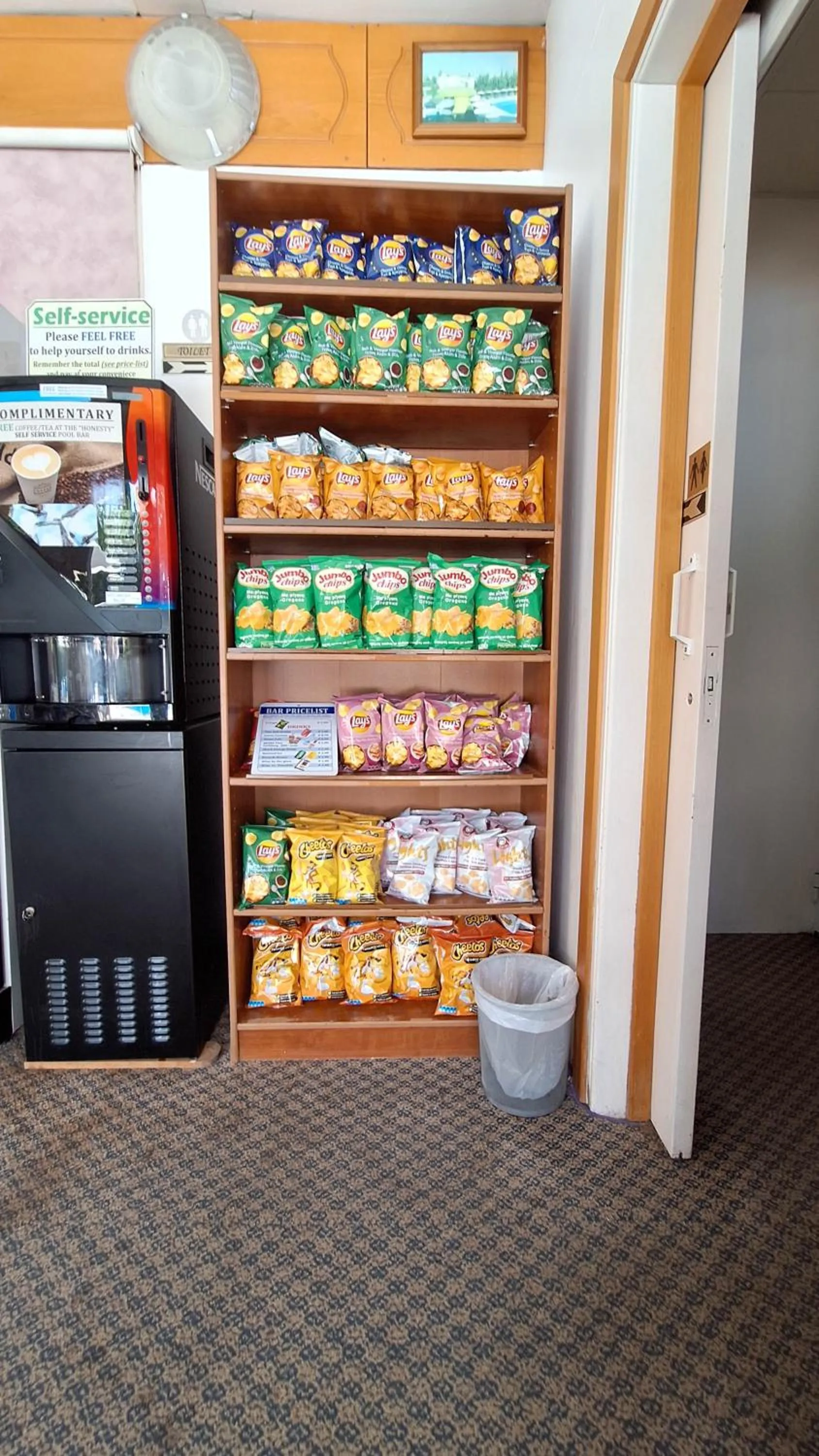 Restaurant/places to eat in Apollonia Hotel Apartments