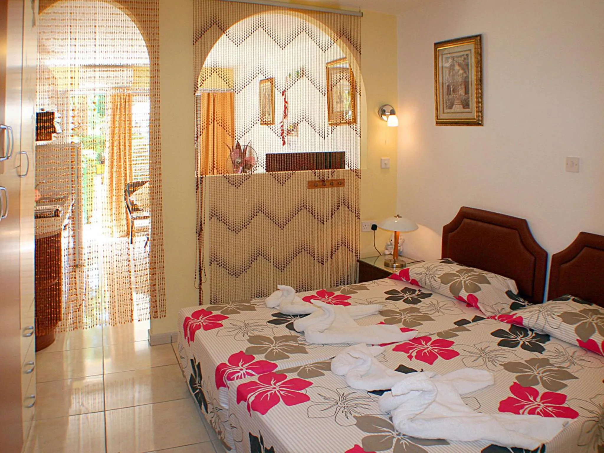 Property building, Bed in Apollonia Hotel Apartments