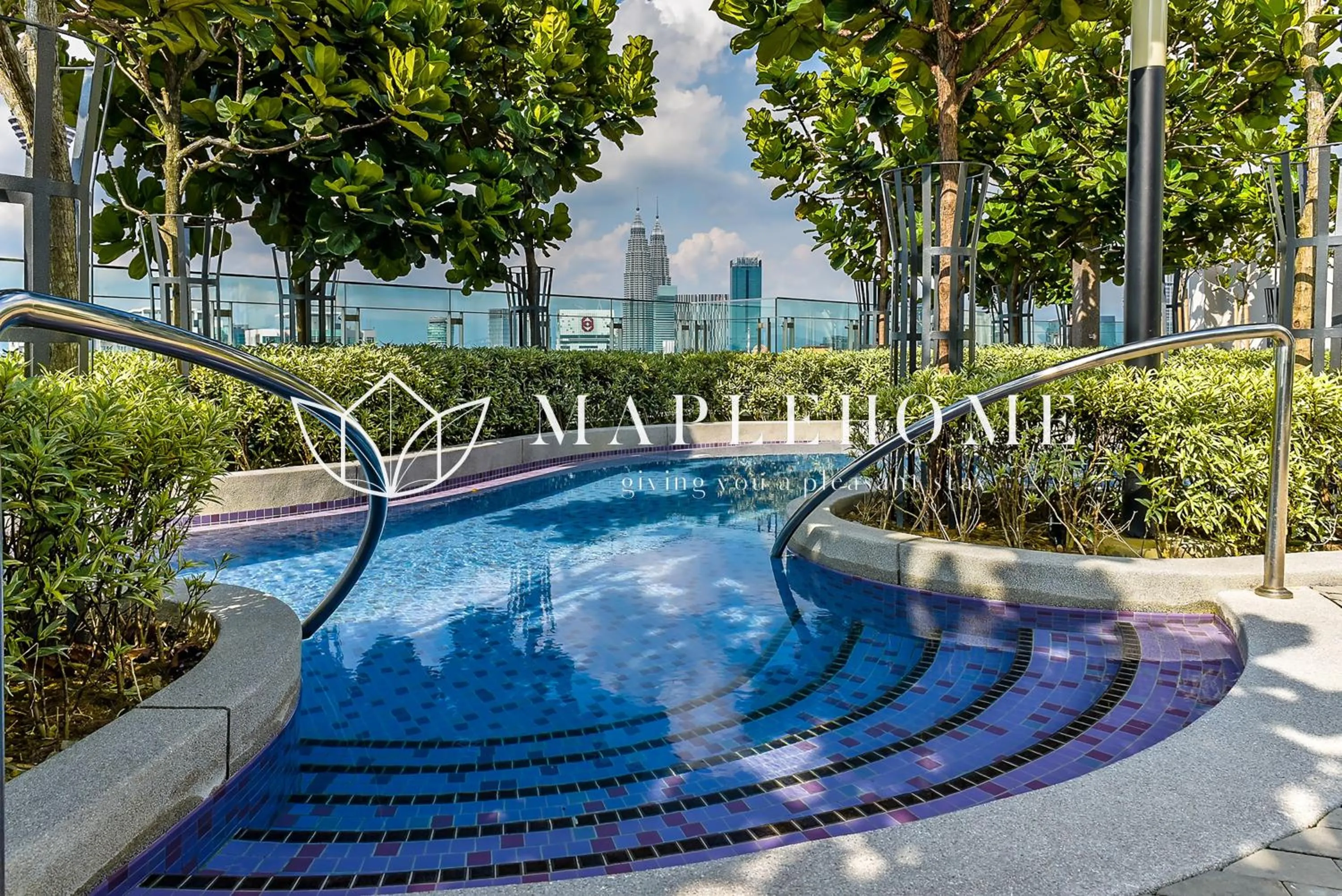 Hot Tub in The Robertson Kuala Lumpur