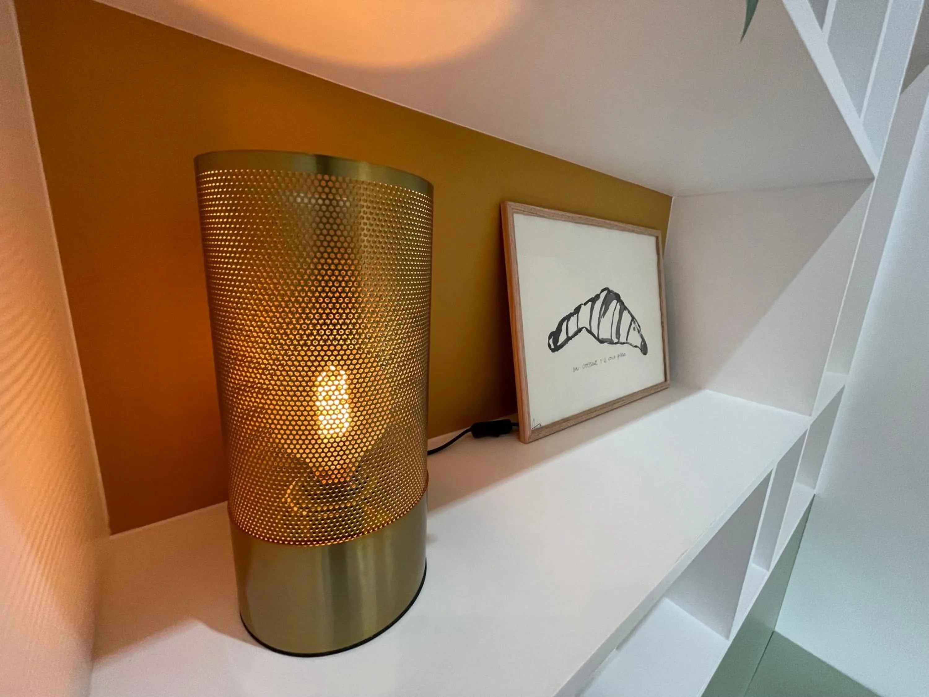 Library in Parici Hôtel Boulogne Billancourt