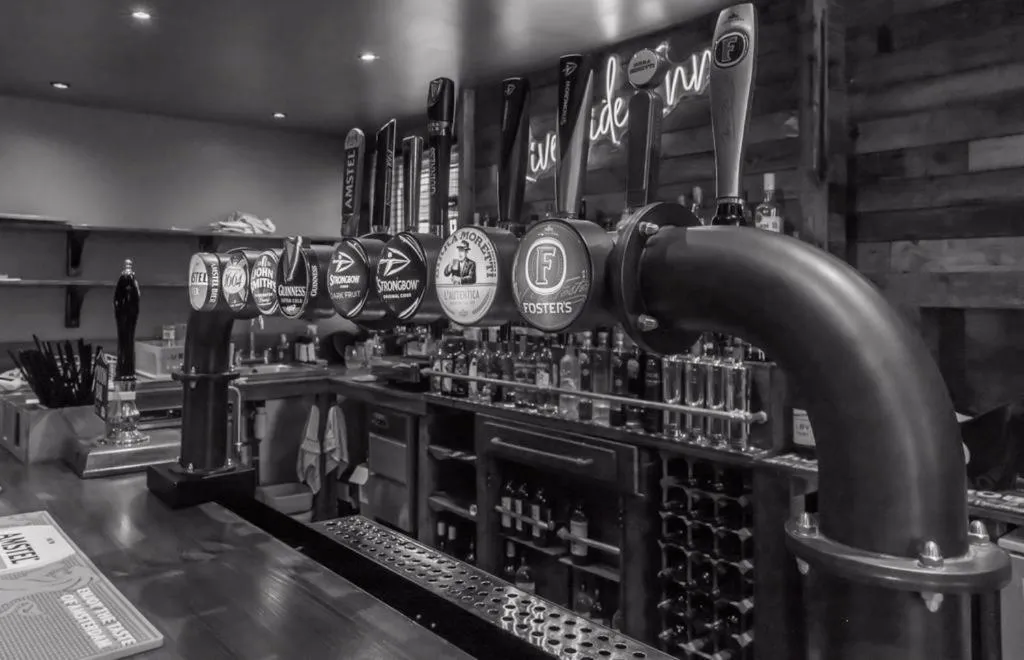 Lounge or bar in The Riverside