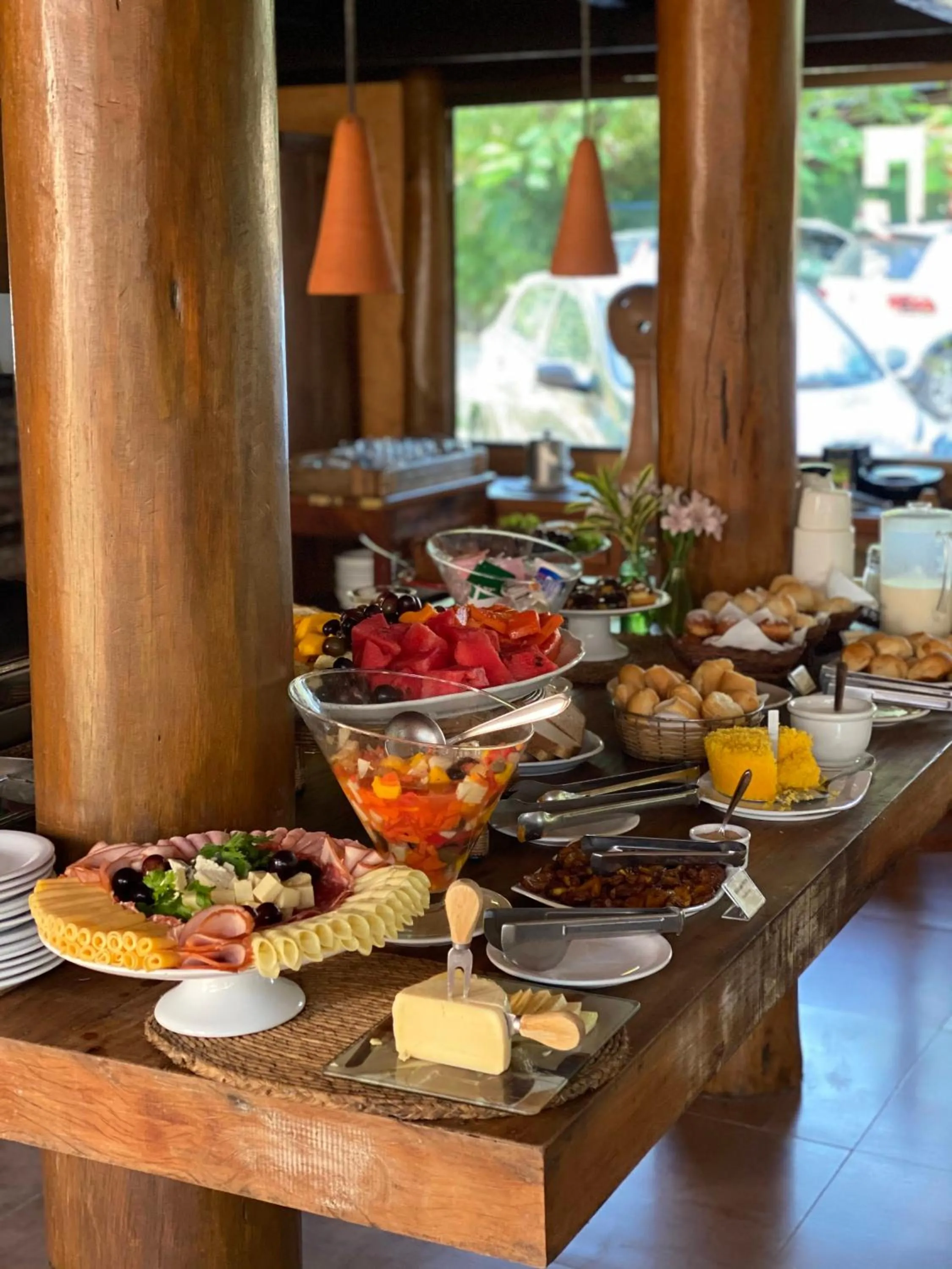 Buffet breakfast in Pousada Casa de Praia