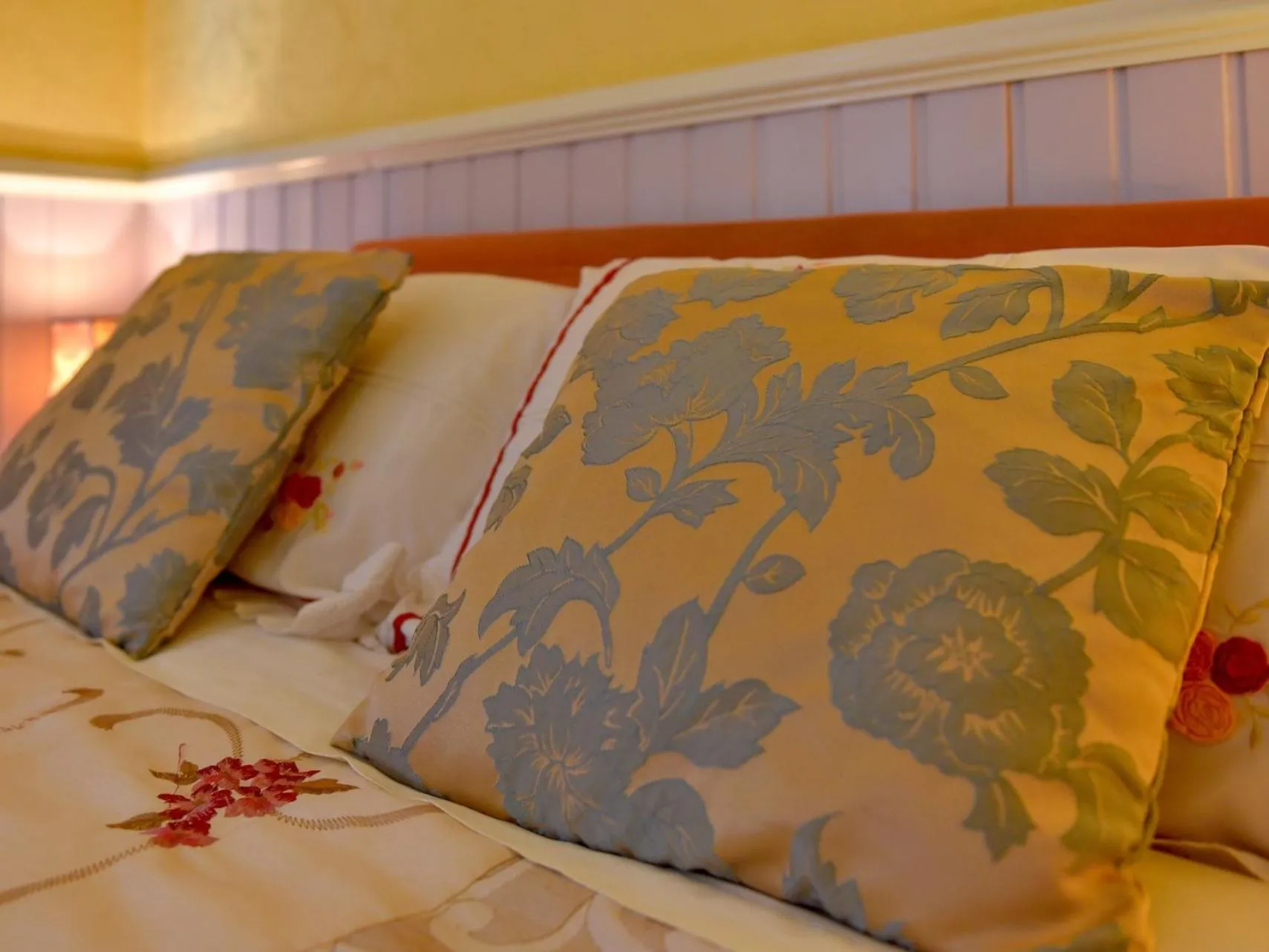 Bedroom, Bed in The Warren Guest House