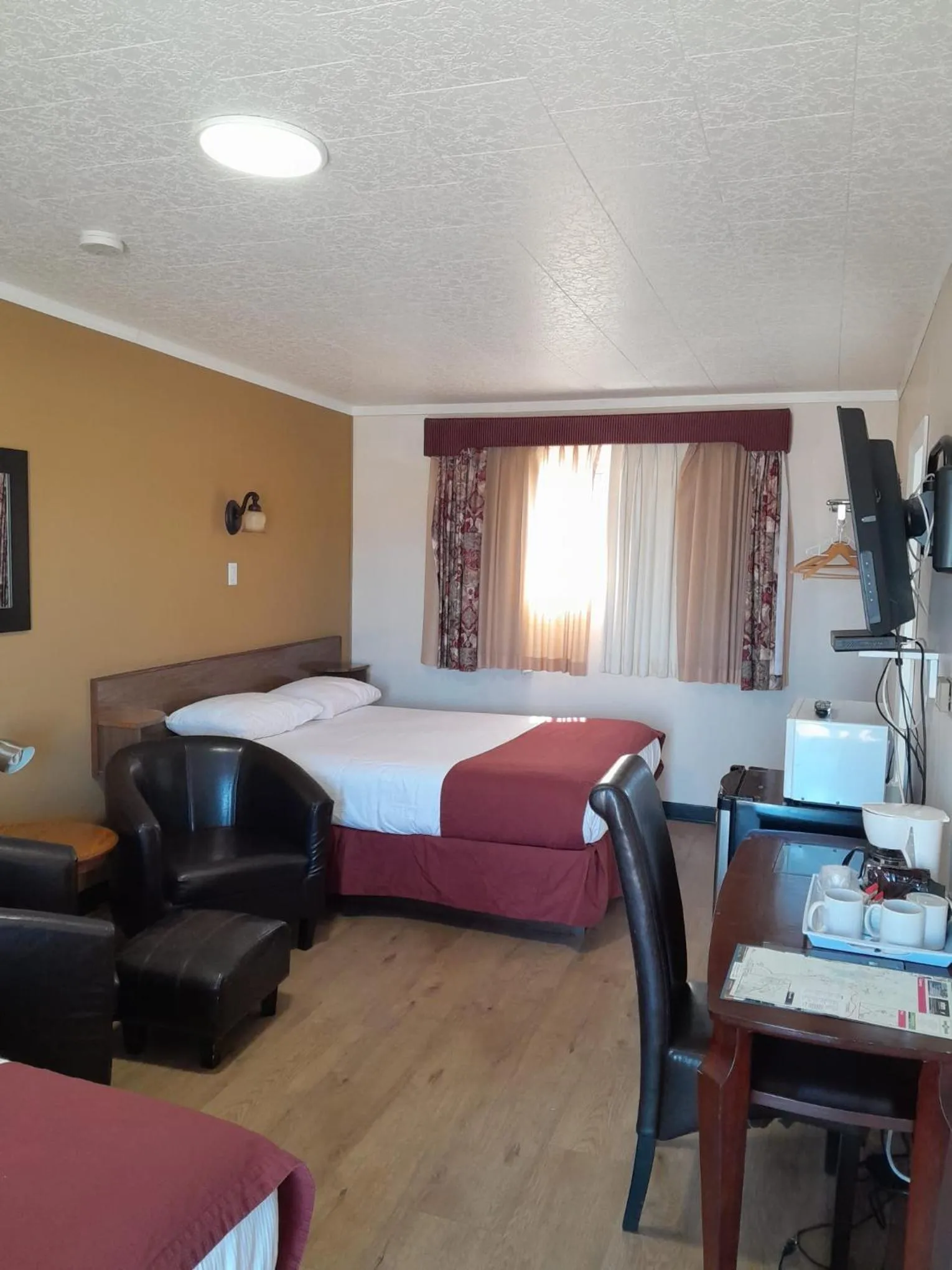 Bed in Travellers Motel