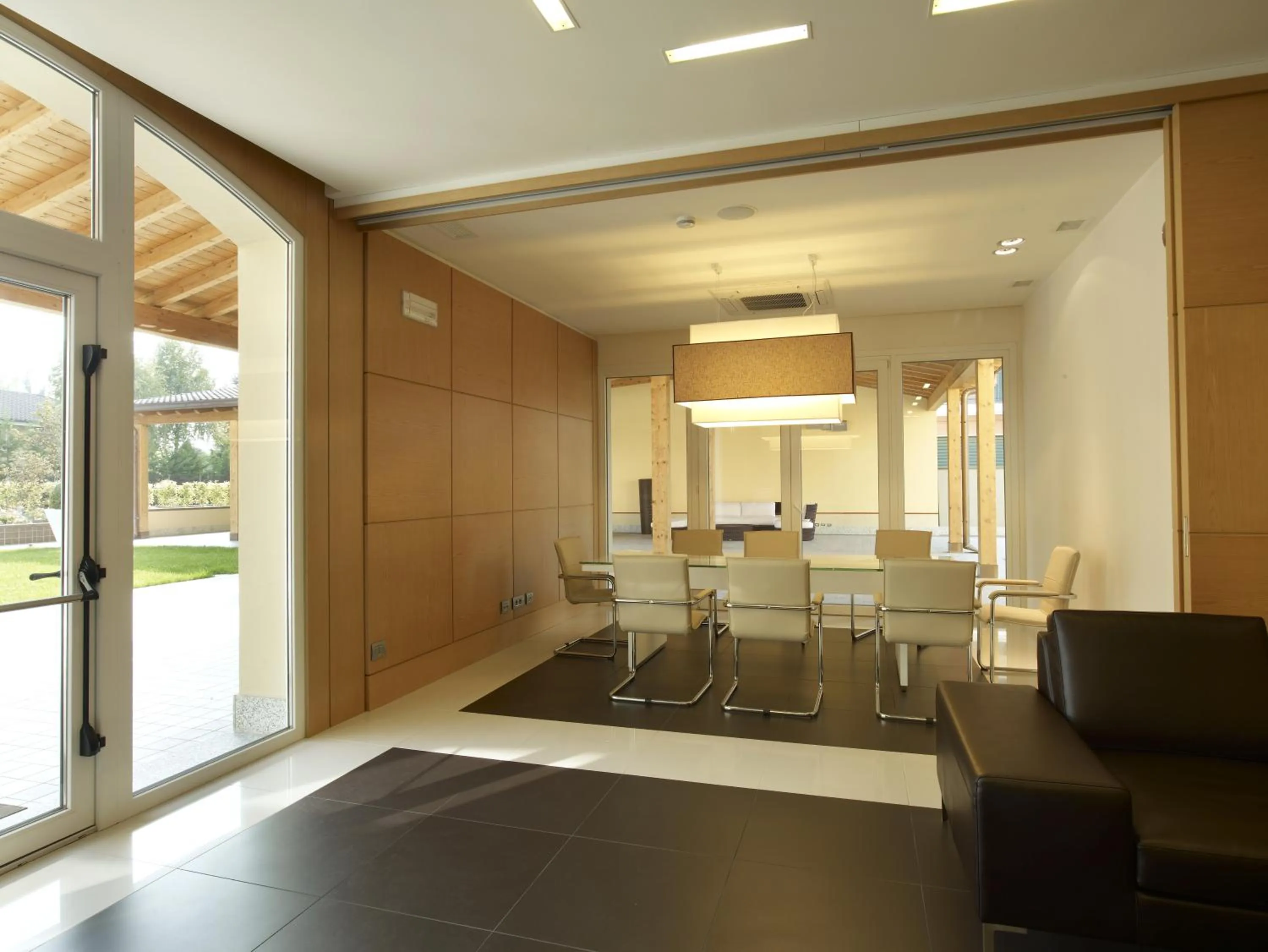 Business facilities in Virginia Palace Hotel