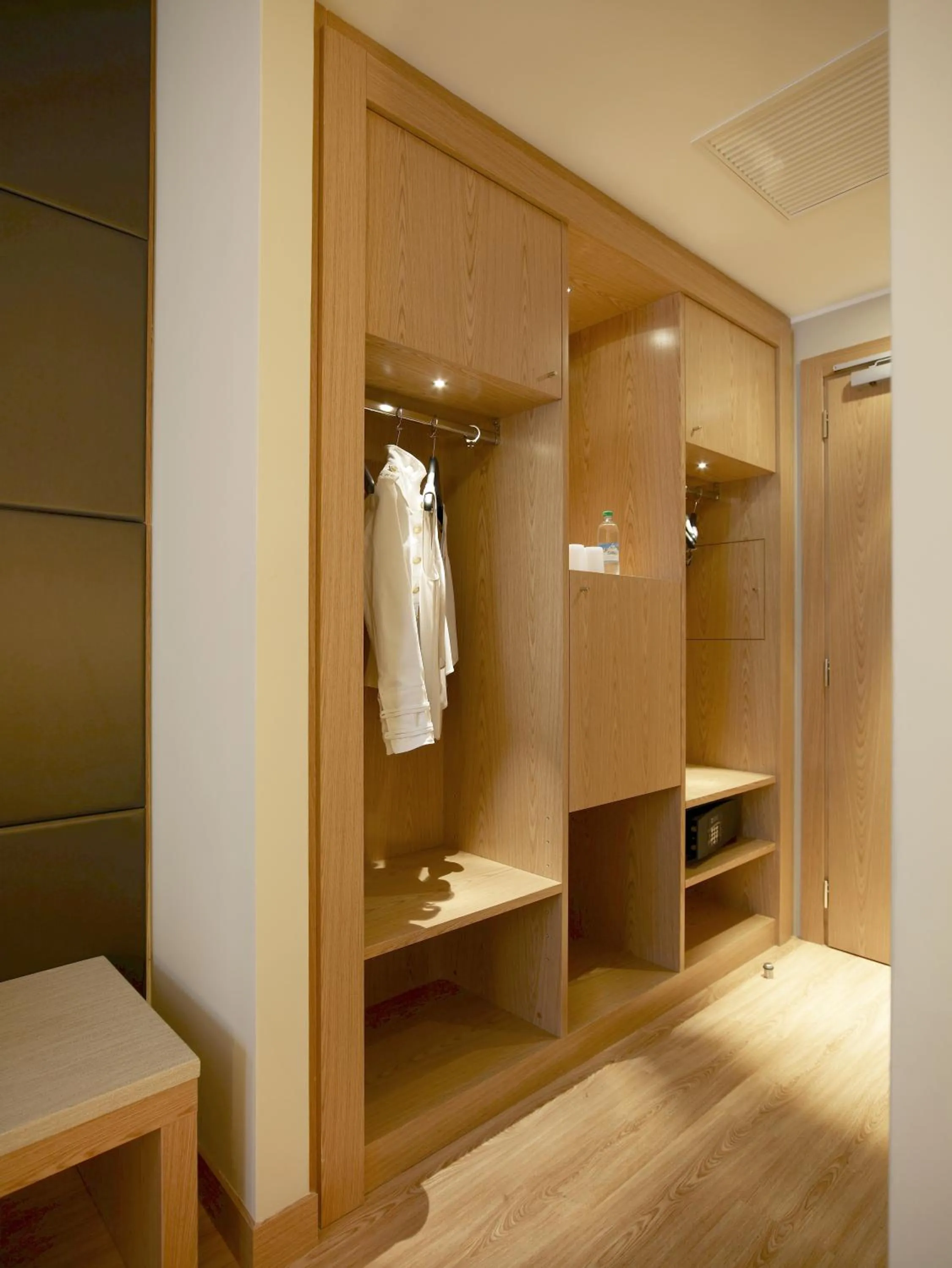 Photo of the whole room in Virginia Palace Hotel