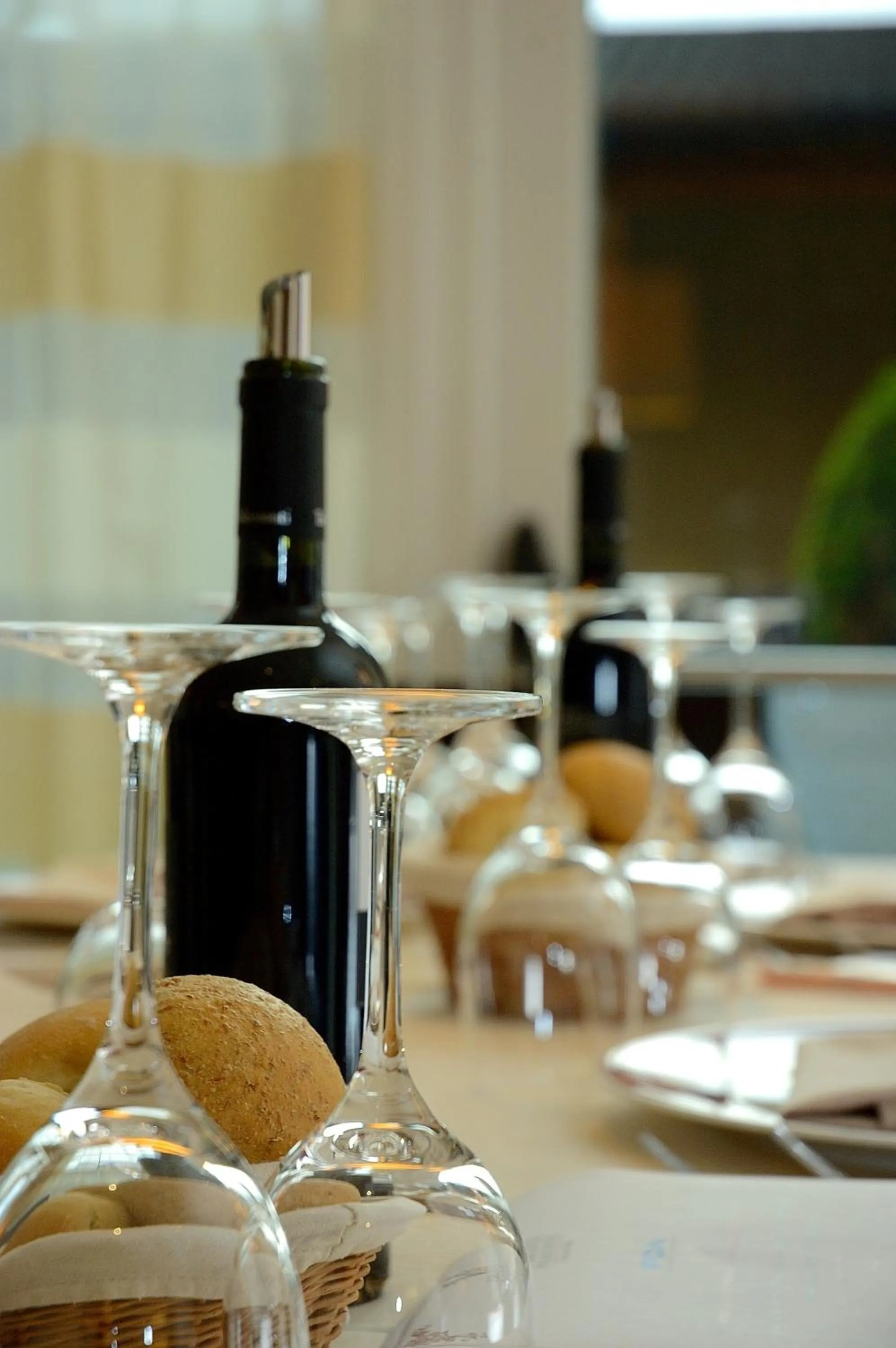 Restaurant/places to eat in Virginia Palace Hotel