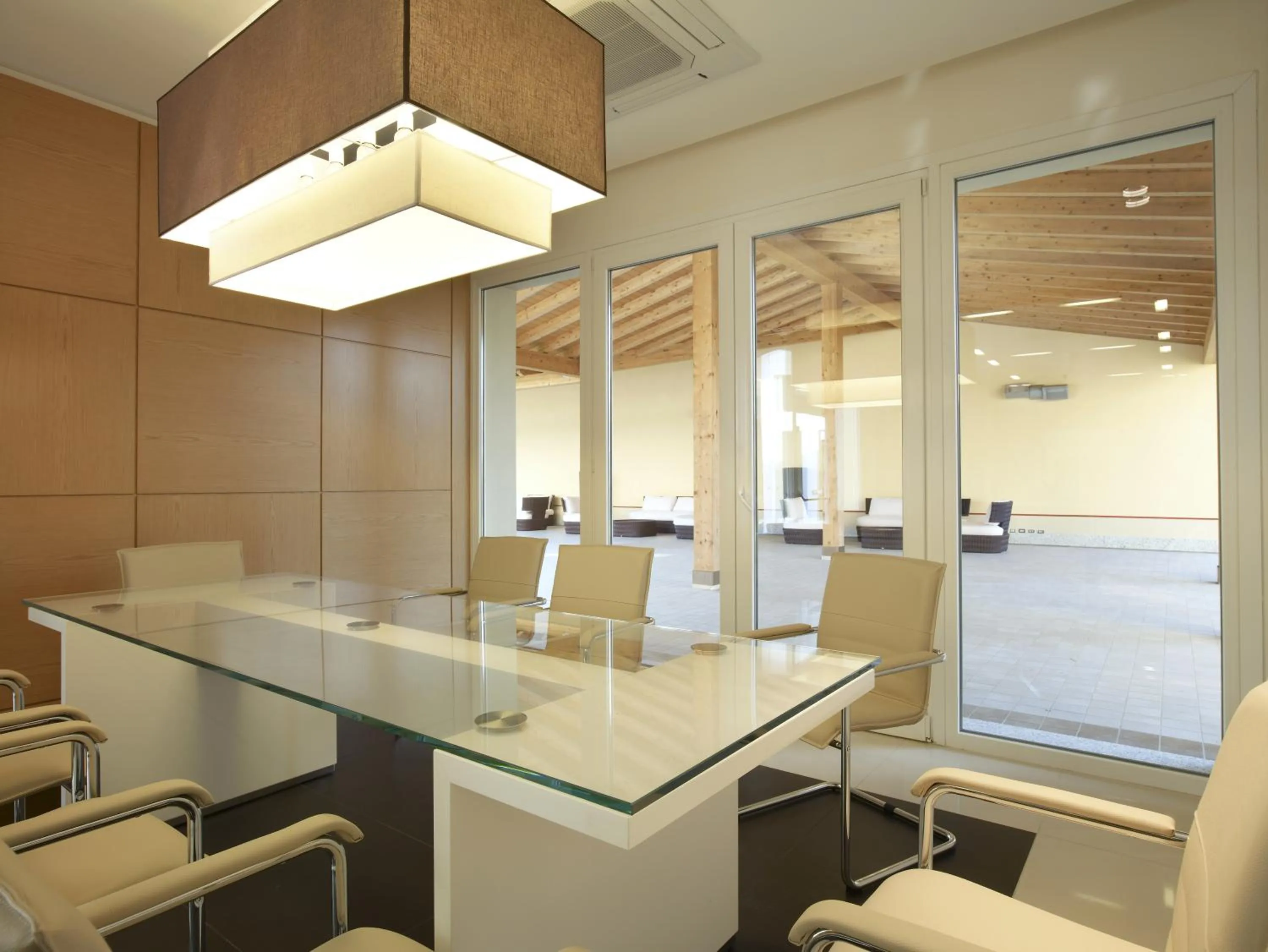 Business facilities in Virginia Palace Hotel