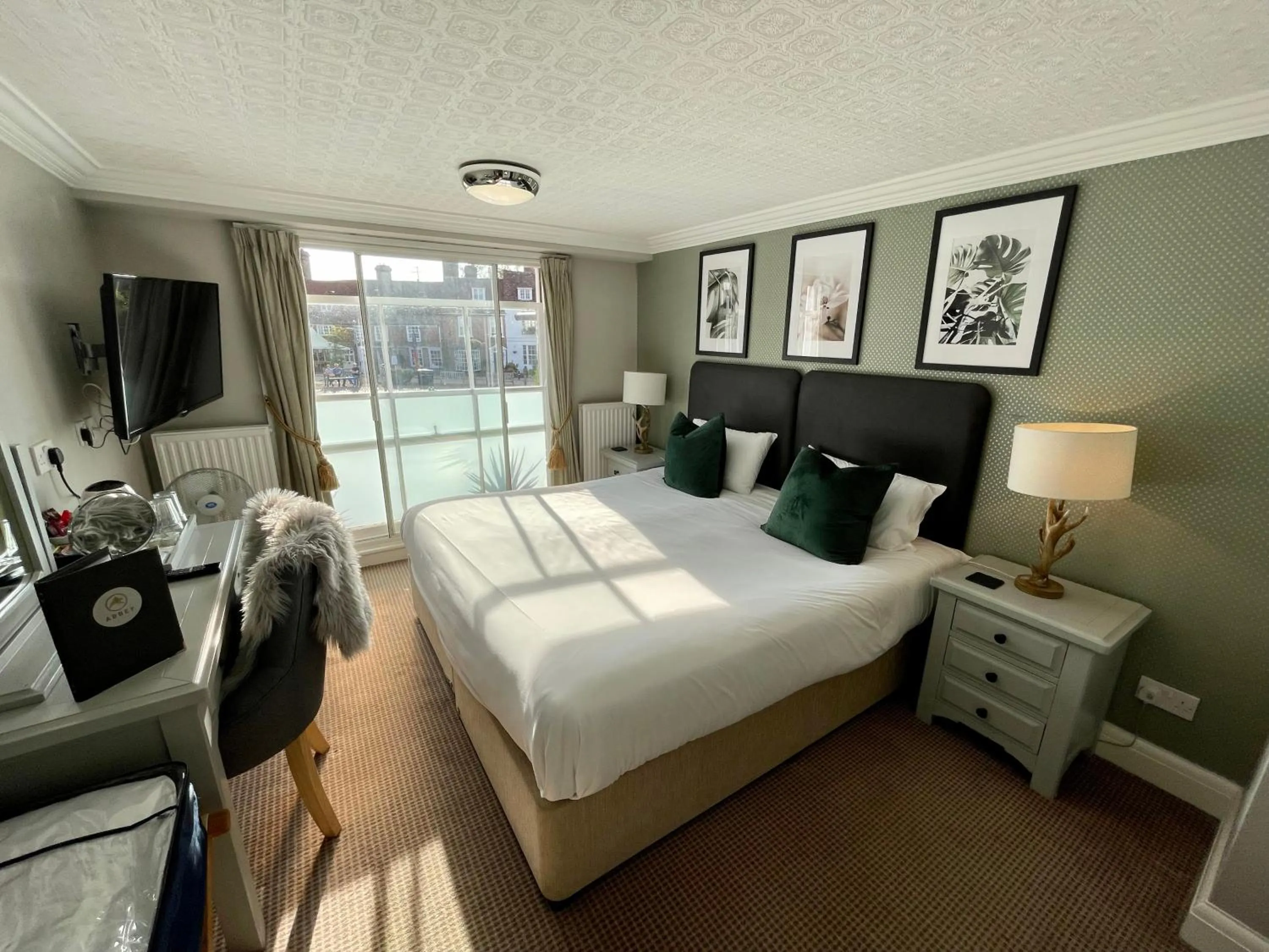 Bed in The Abbey Hotel