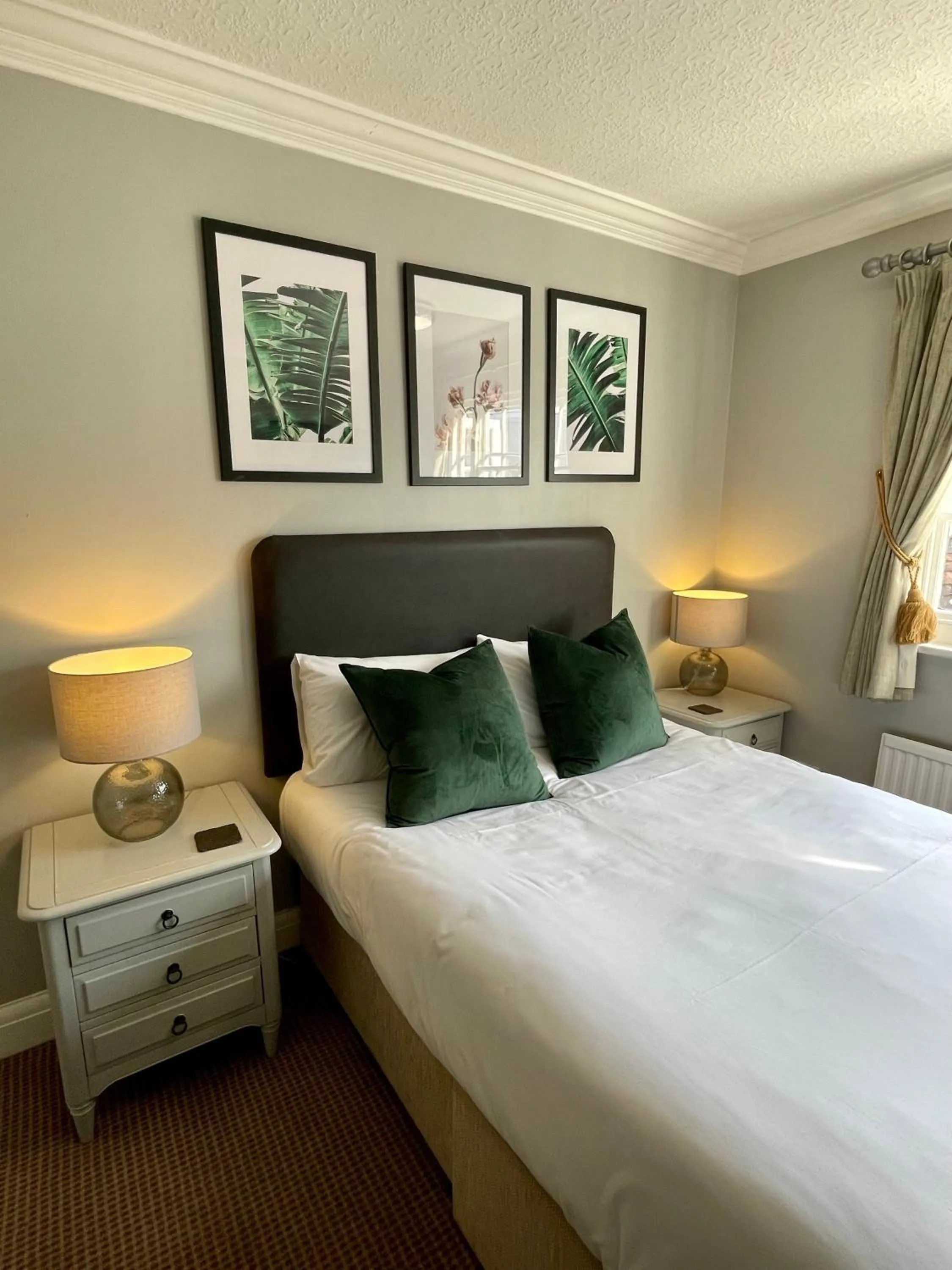 Bed in The Abbey Hotel