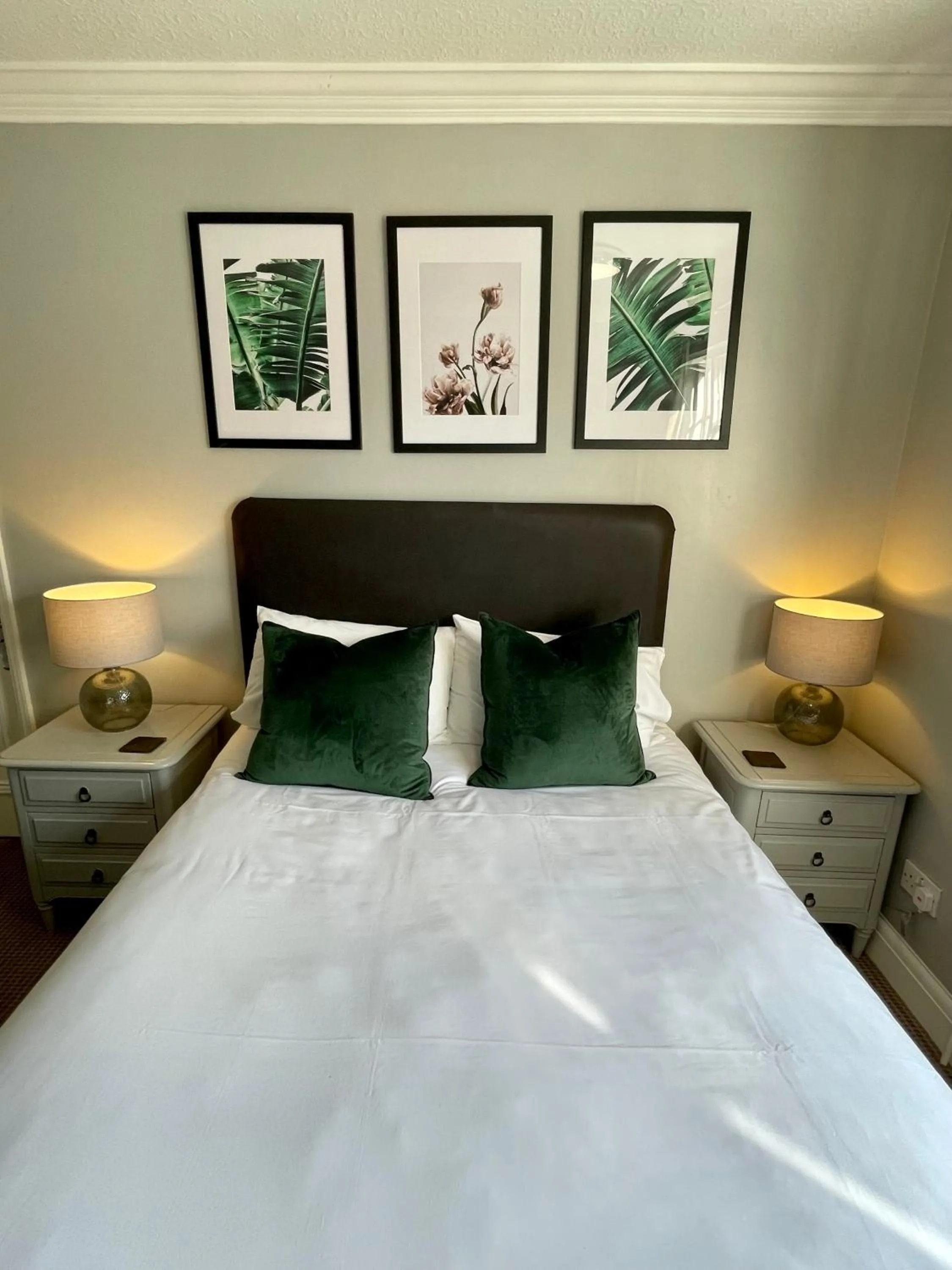 Bed in The Abbey Hotel