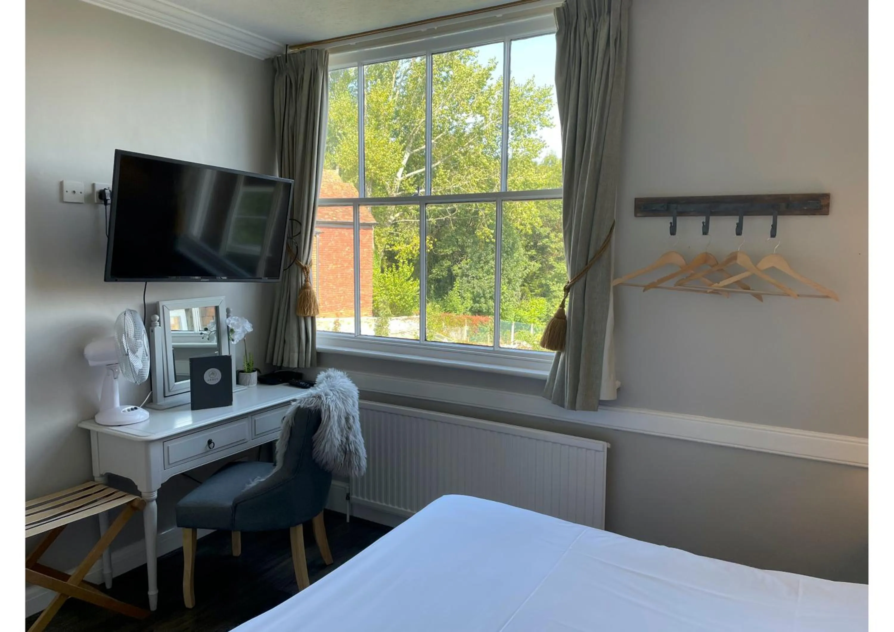 Bed in The Abbey Hotel