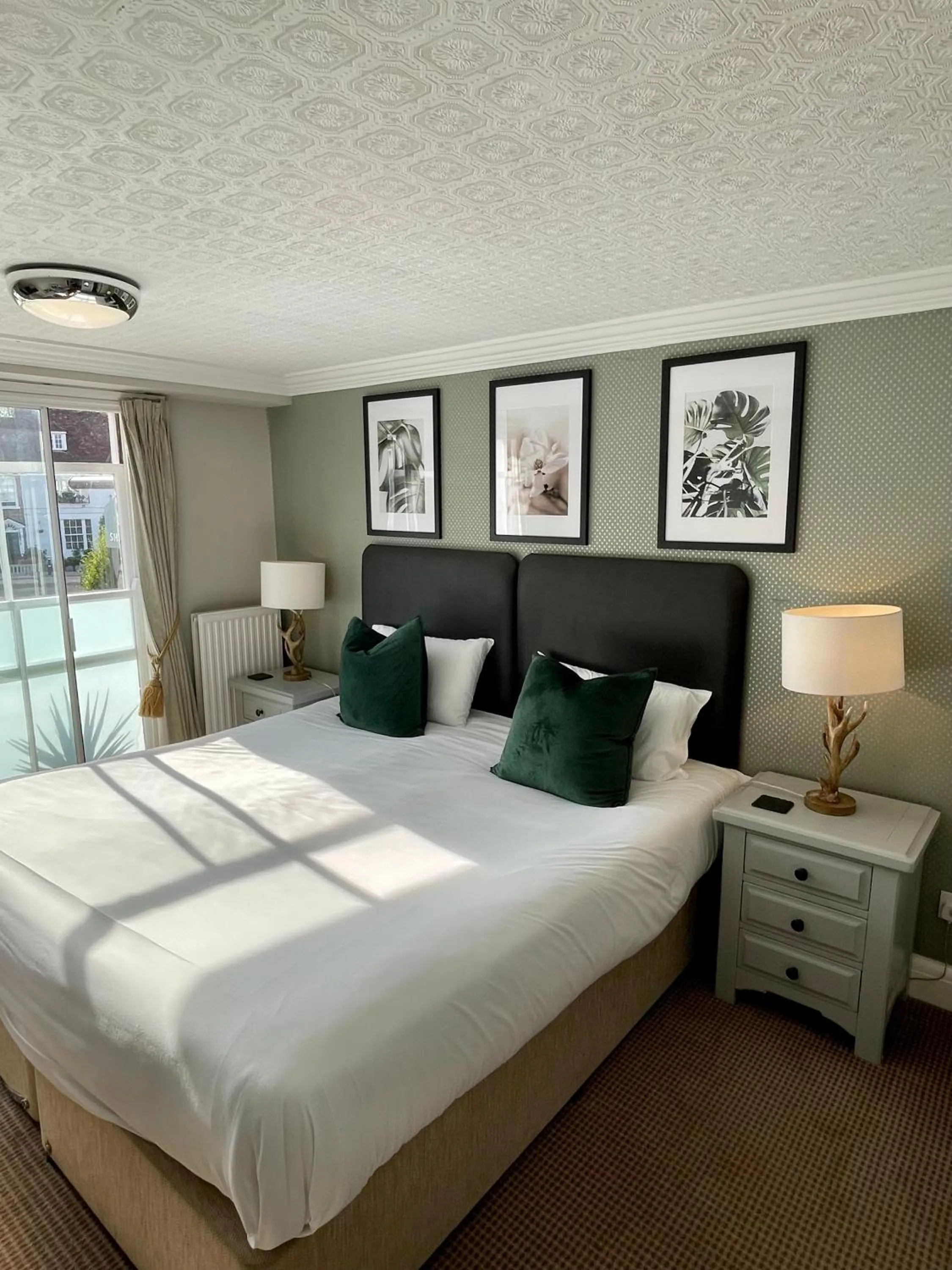 Bed in The Abbey Hotel