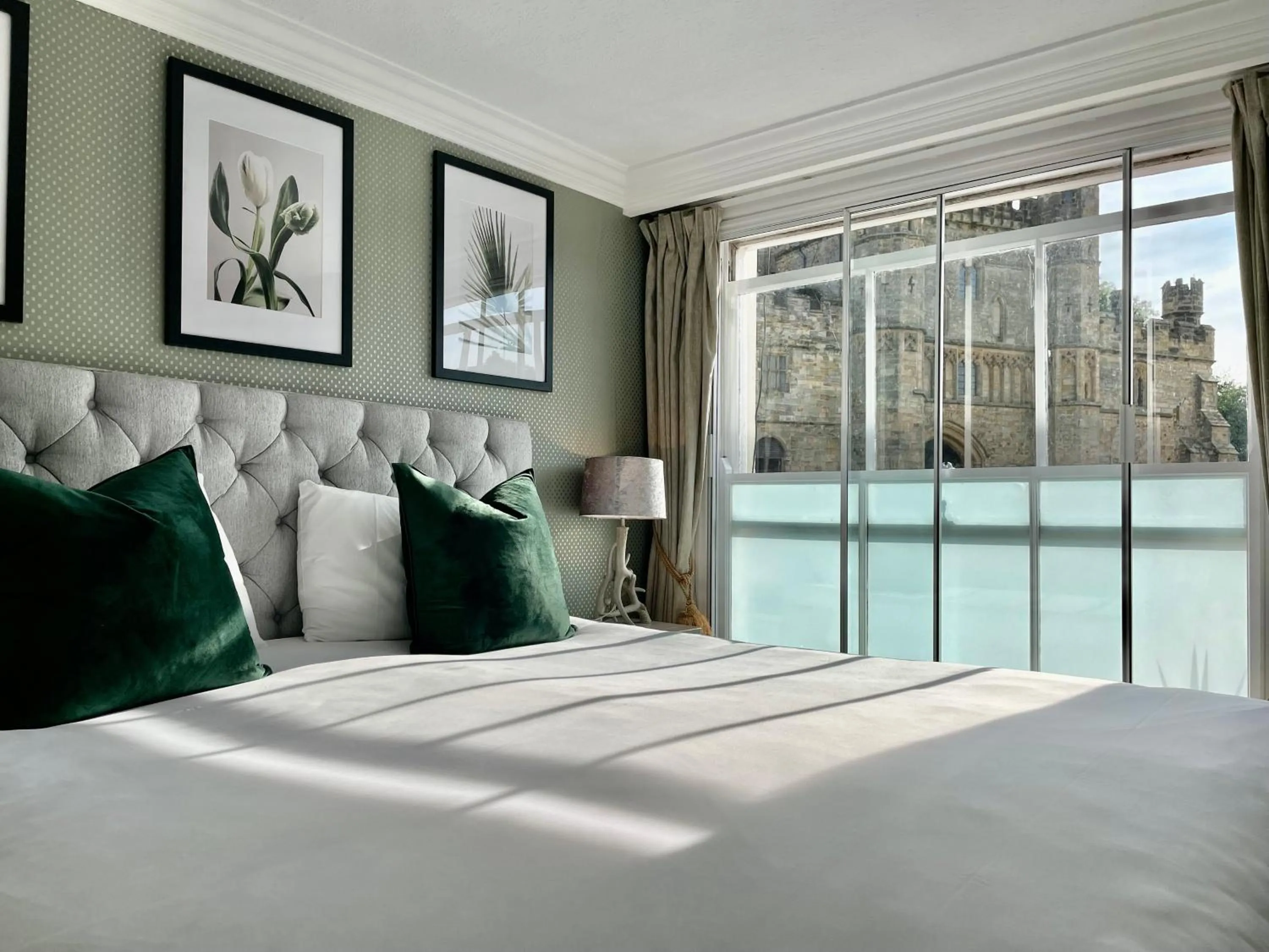 Bed in The Abbey Hotel