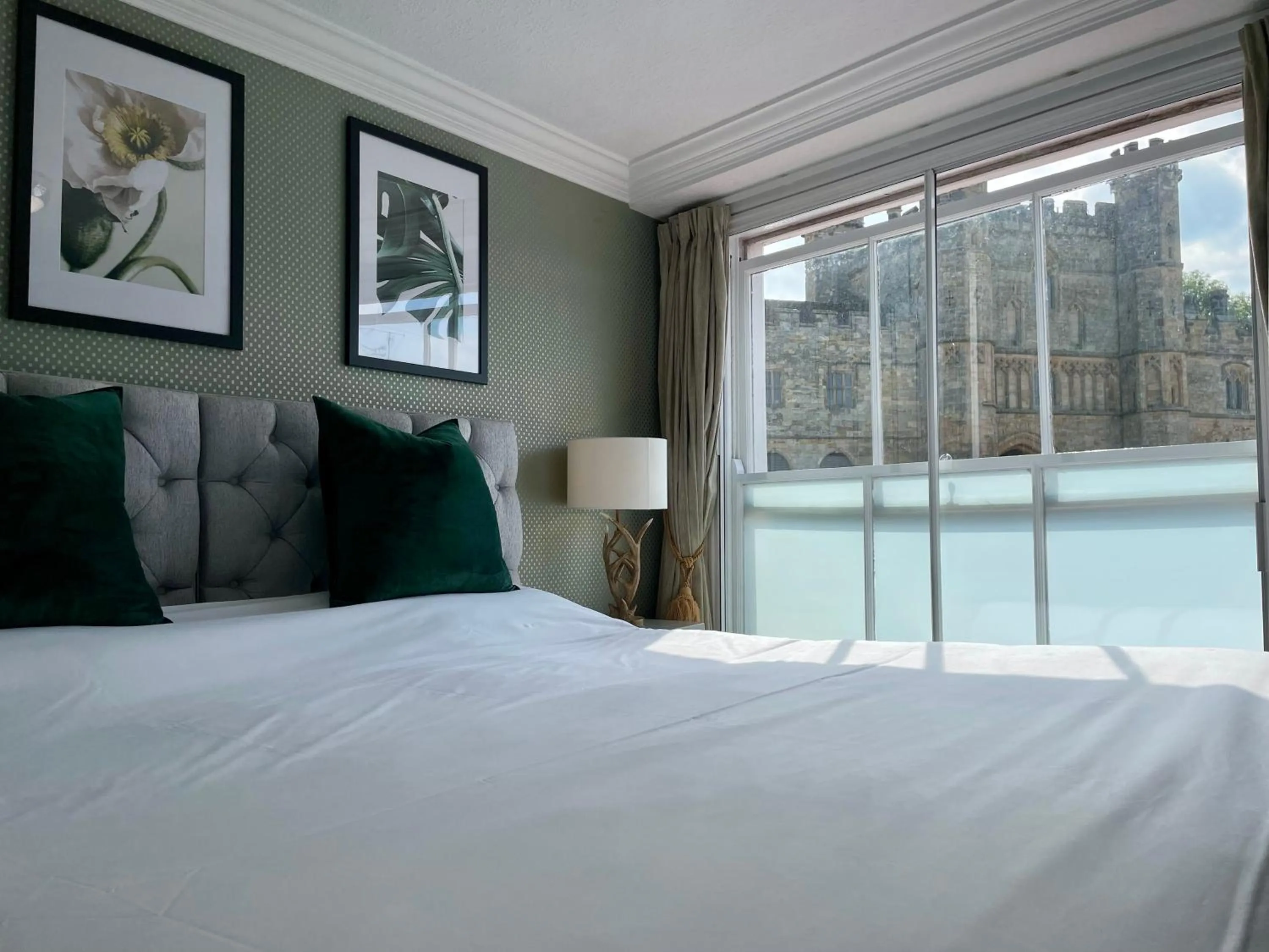 Bed in The Abbey Hotel