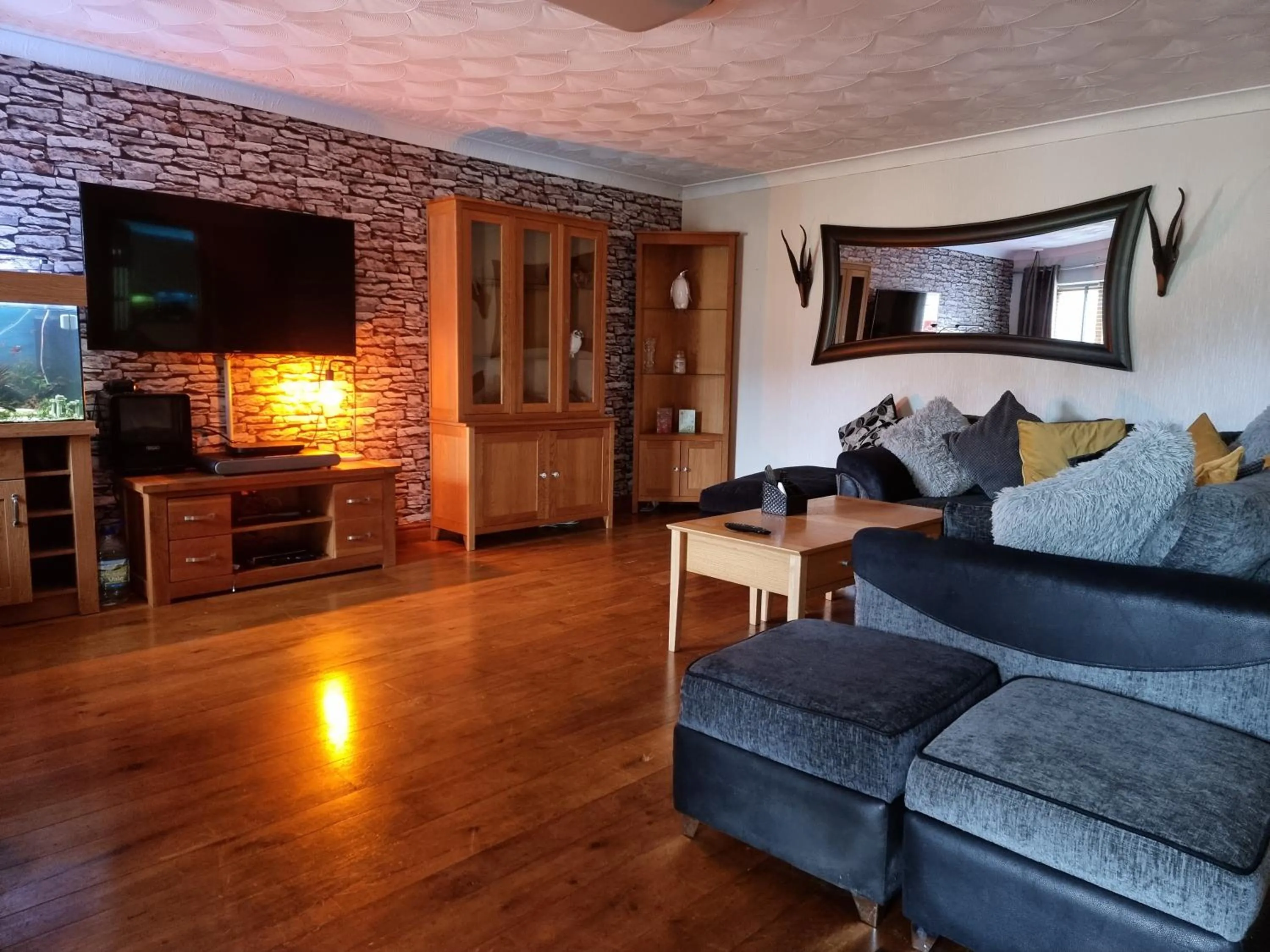 Communal lounge/ TV room in Castle Lodge - Brecon Beacons Accommodation