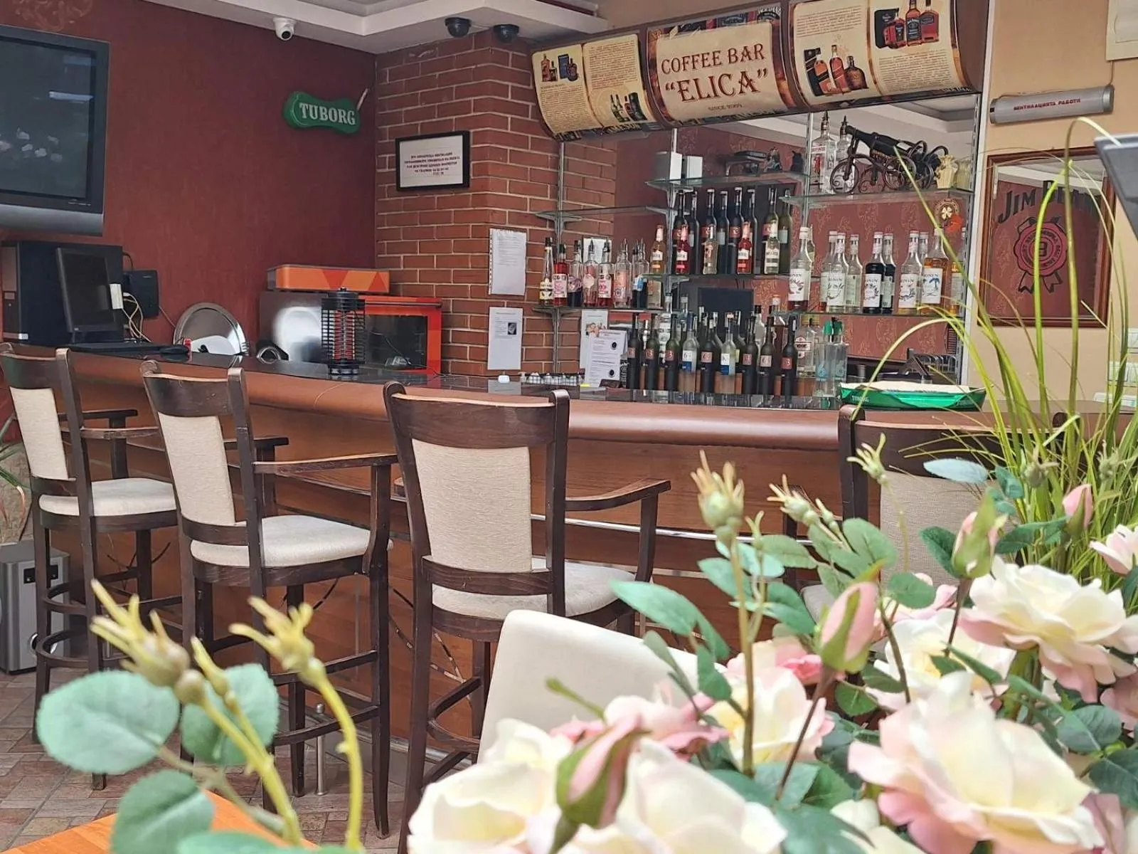 Restaurant/places to eat in Hotel Elica