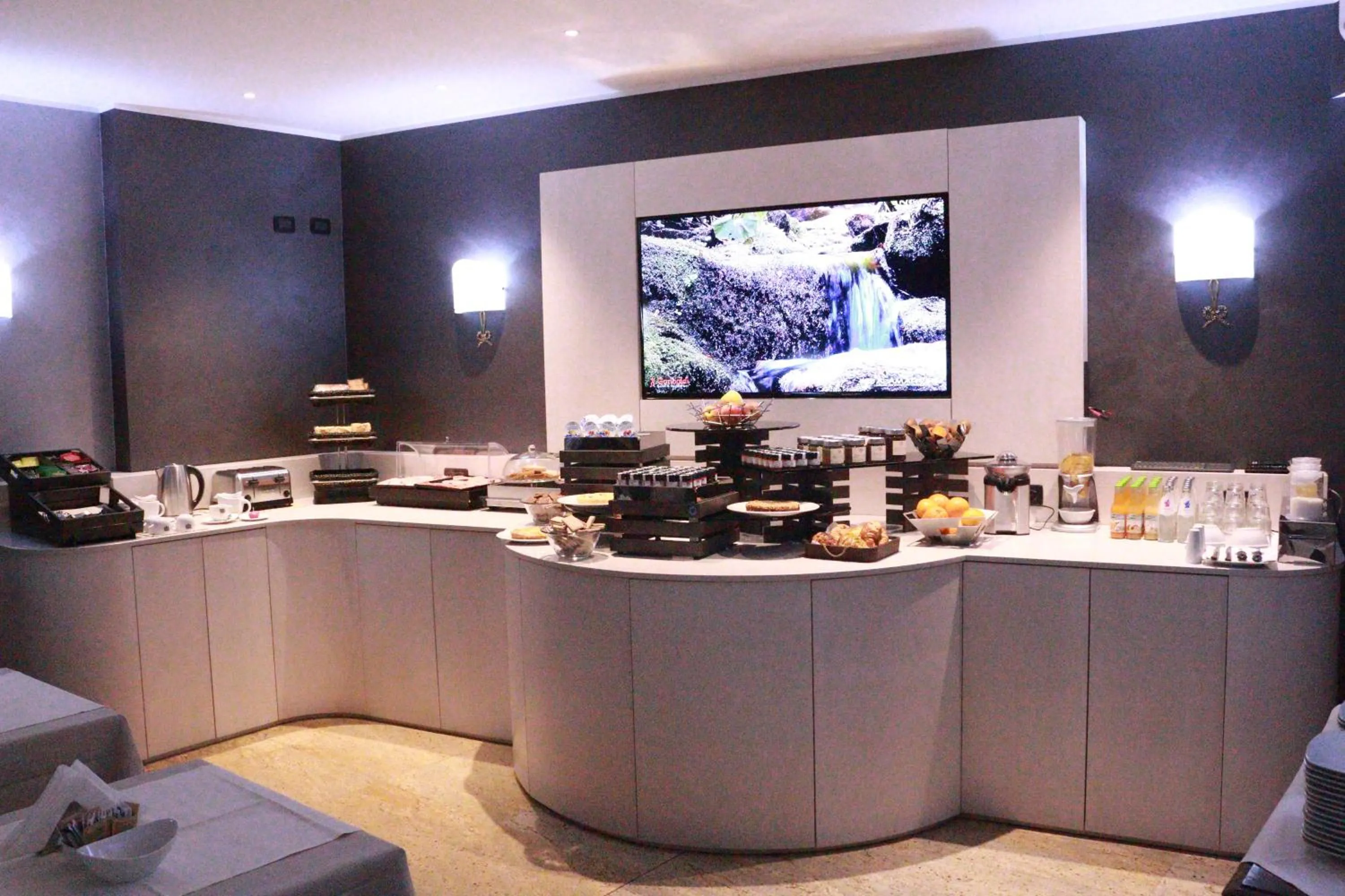 Breakfast in Hotel Garibaldi