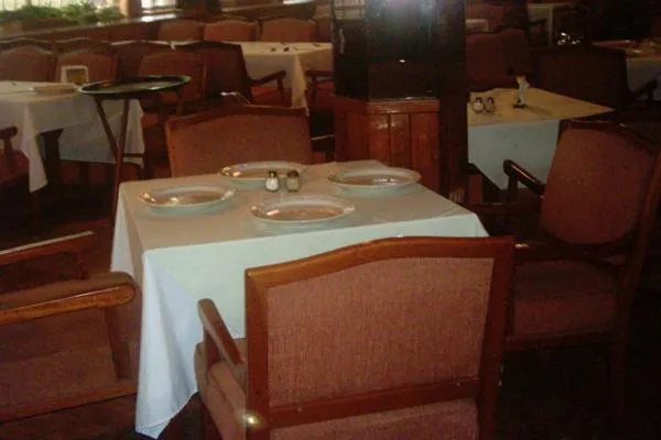 Restaurant/places to eat in Hotel Debliz