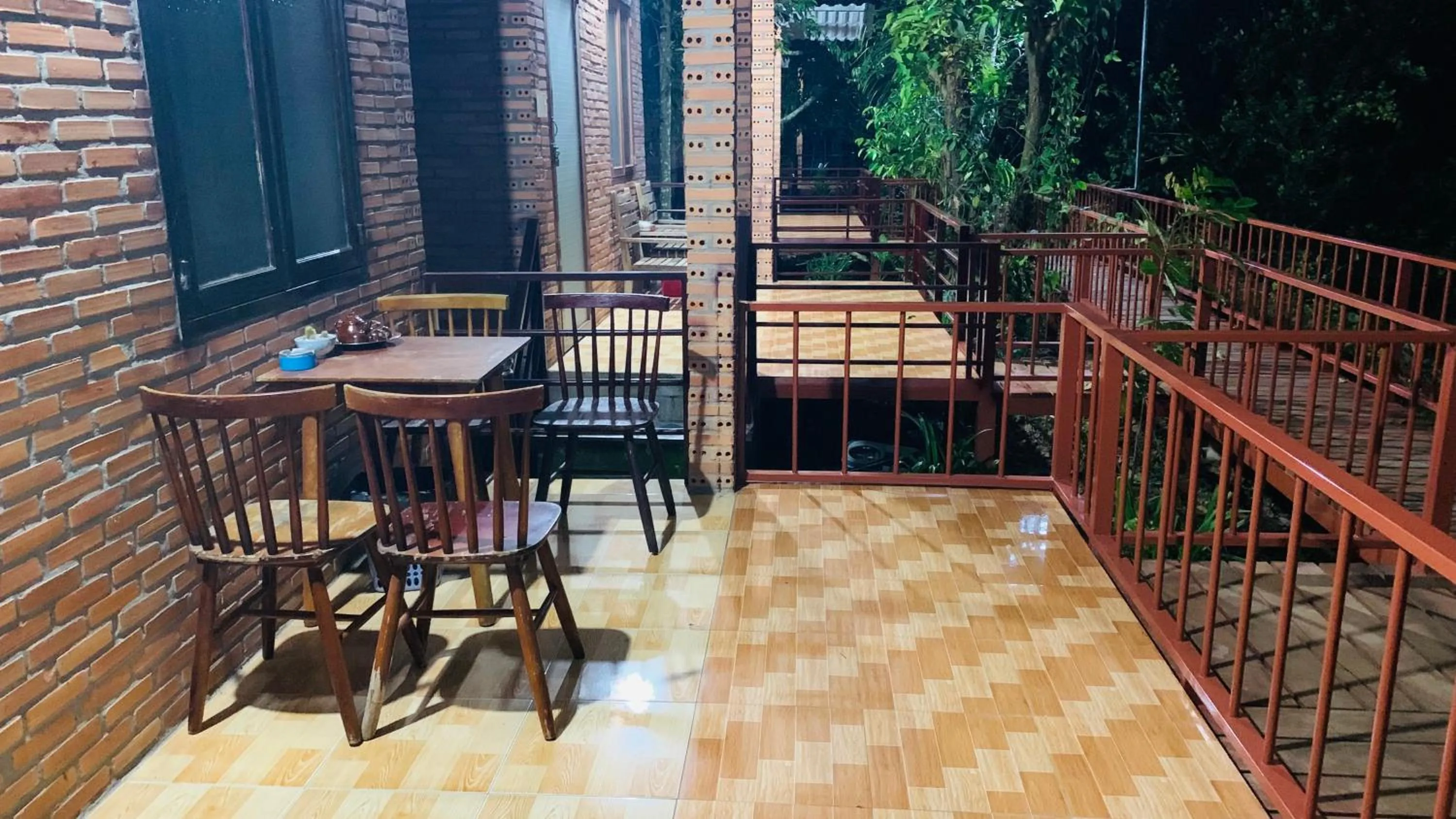 Gibbon Singing Home Stay