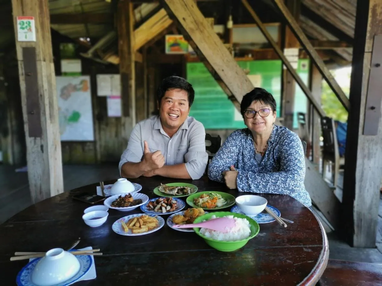 Gibbon Singing Home Stay