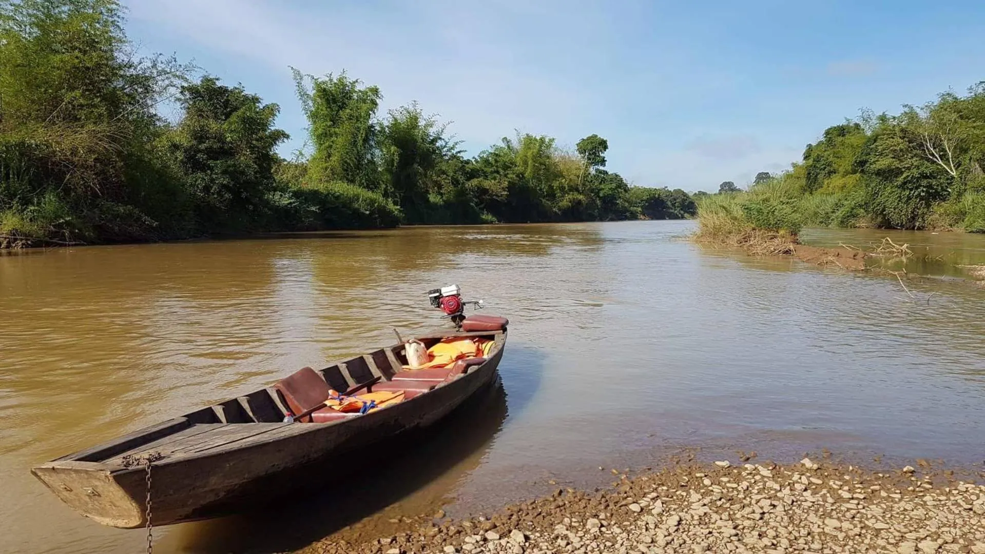 Gibbon Singing Home Stay