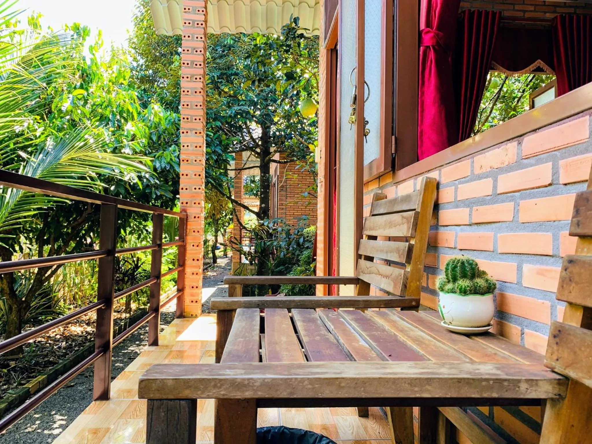 Gibbon Singing Home Stay