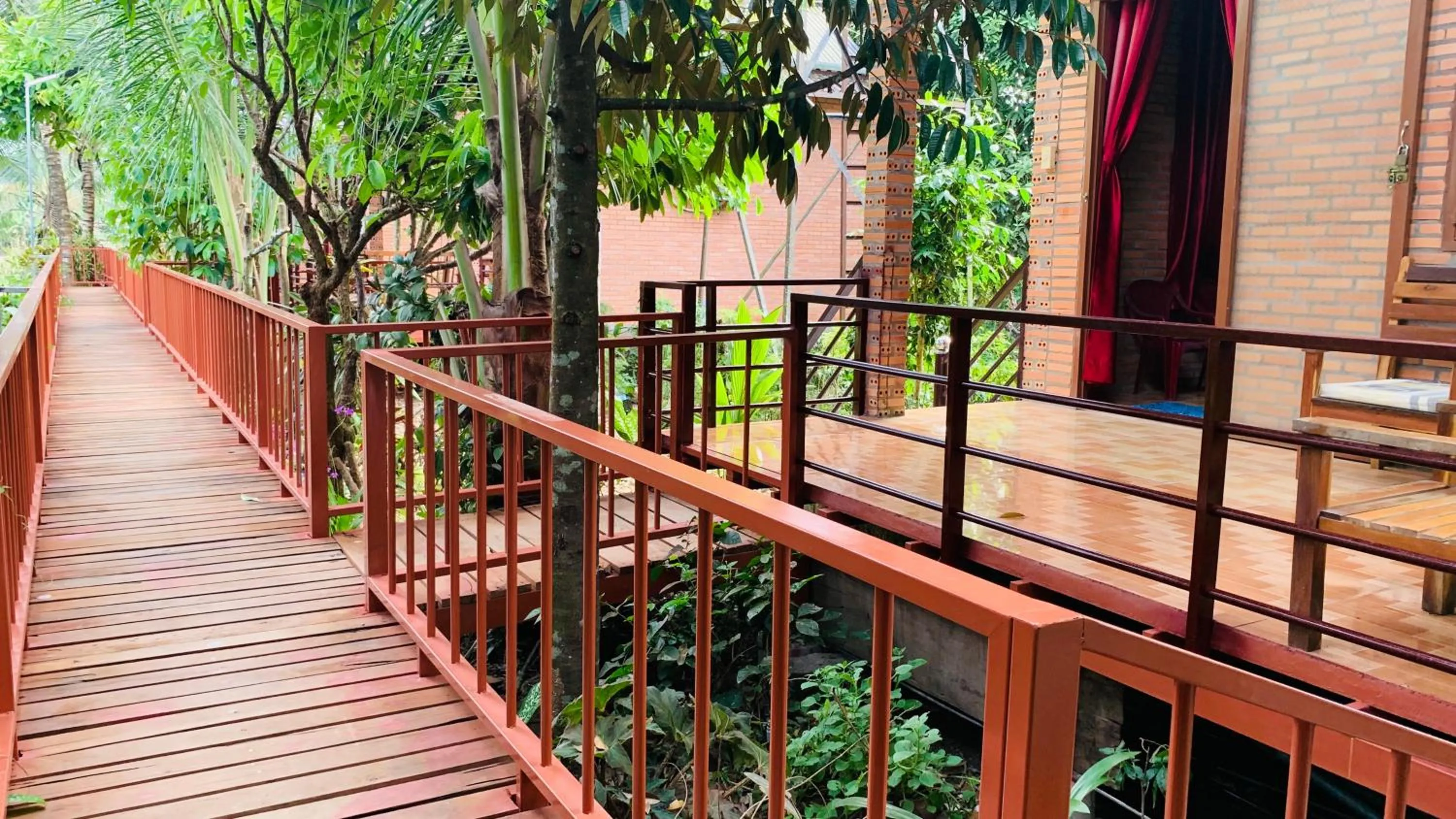 Gibbon Singing Home Stay