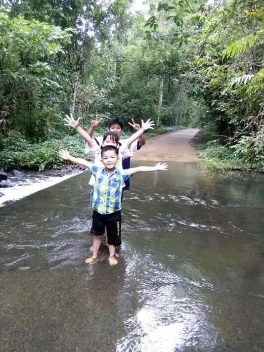 Hiking in Gibbon Singing Home Stay