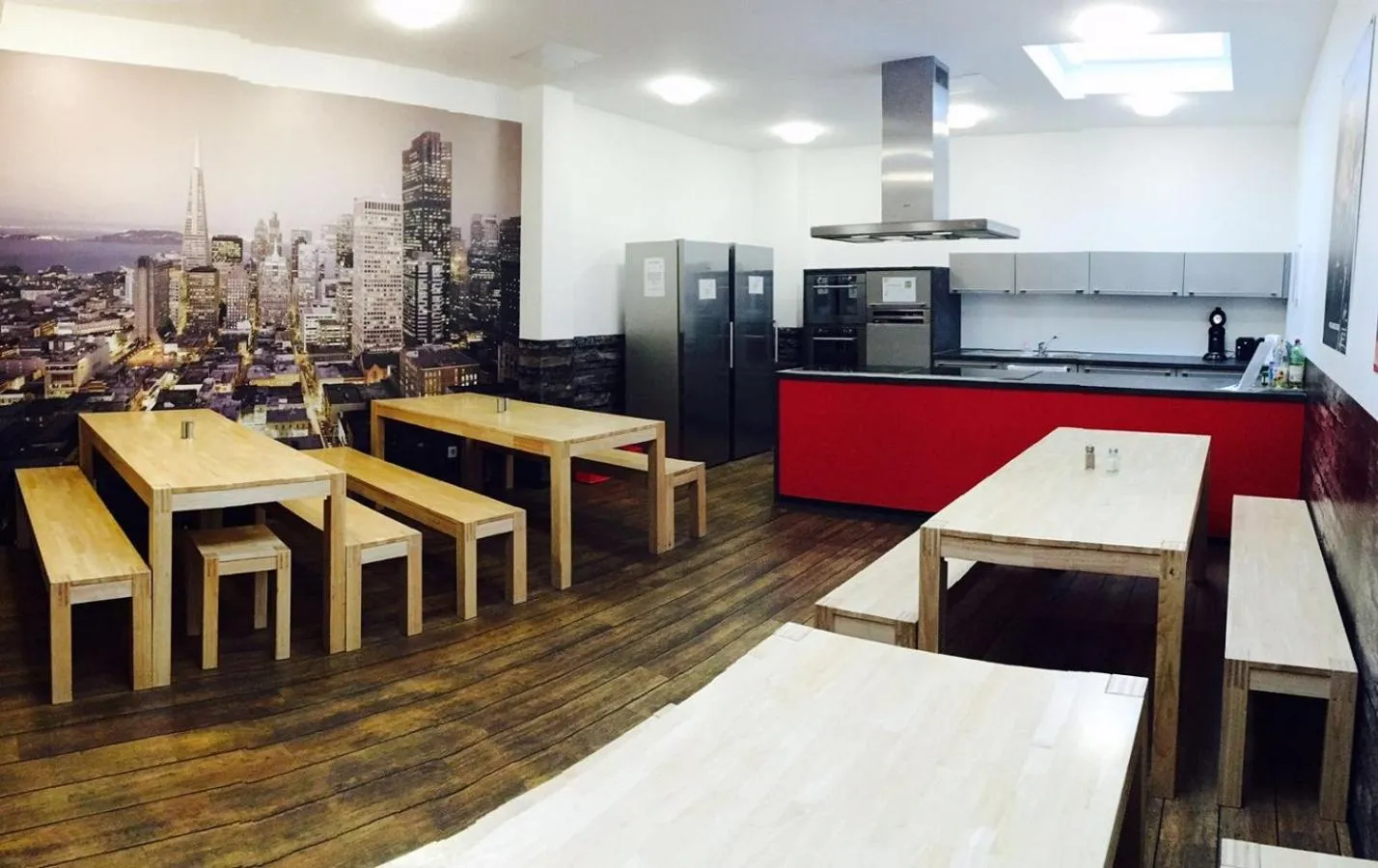 Communal kitchen in Art Rock Downtown Hotel