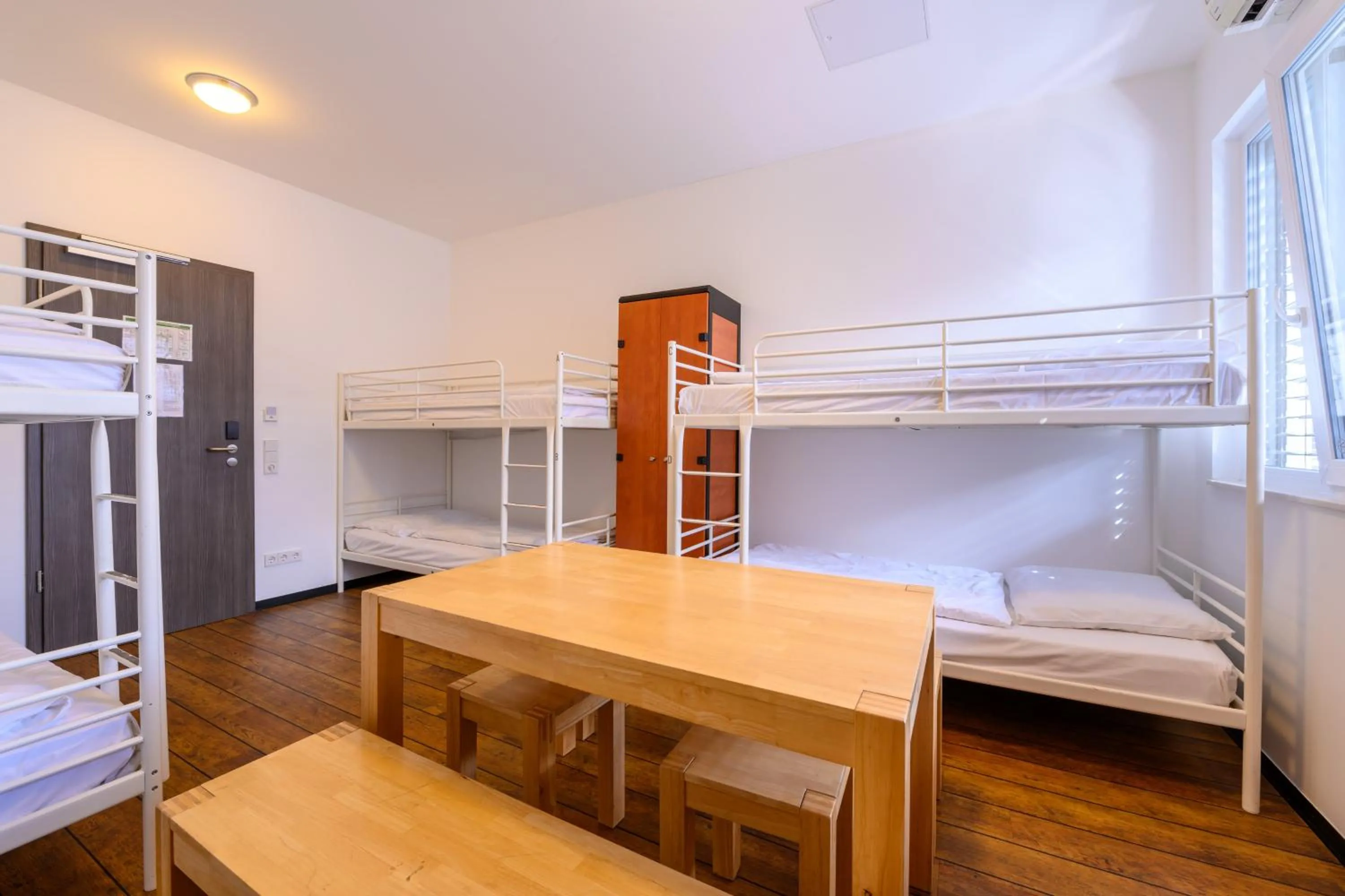 Photo of the whole room, Bed in Art Rock Downtown Hotel